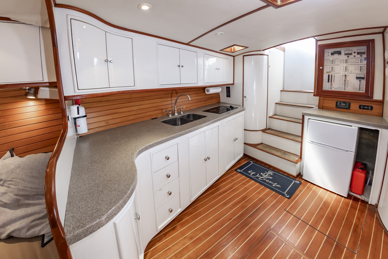 43' 1999 Lohr 43 Express