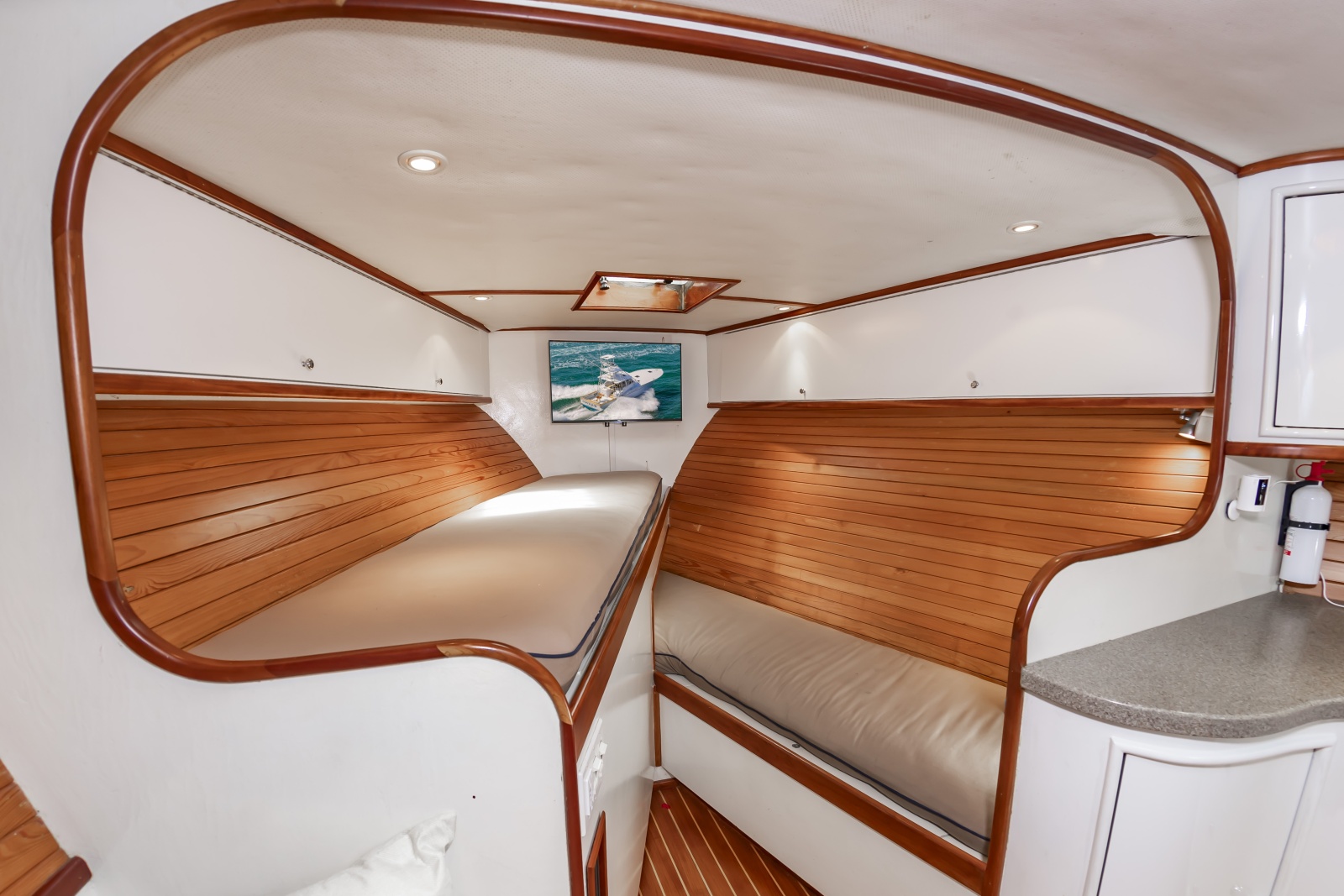 43' 1999 Lohr 43 Express