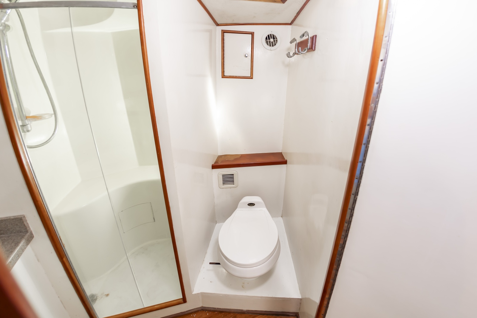 43' 1999 Lohr 43 Express