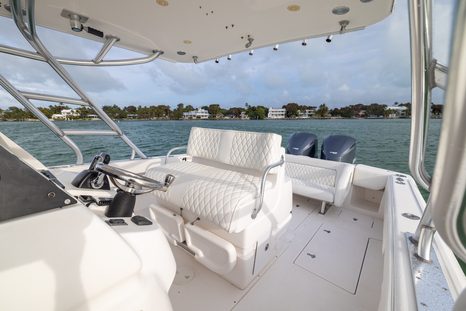 37' 2011 Intrepid 370 Open