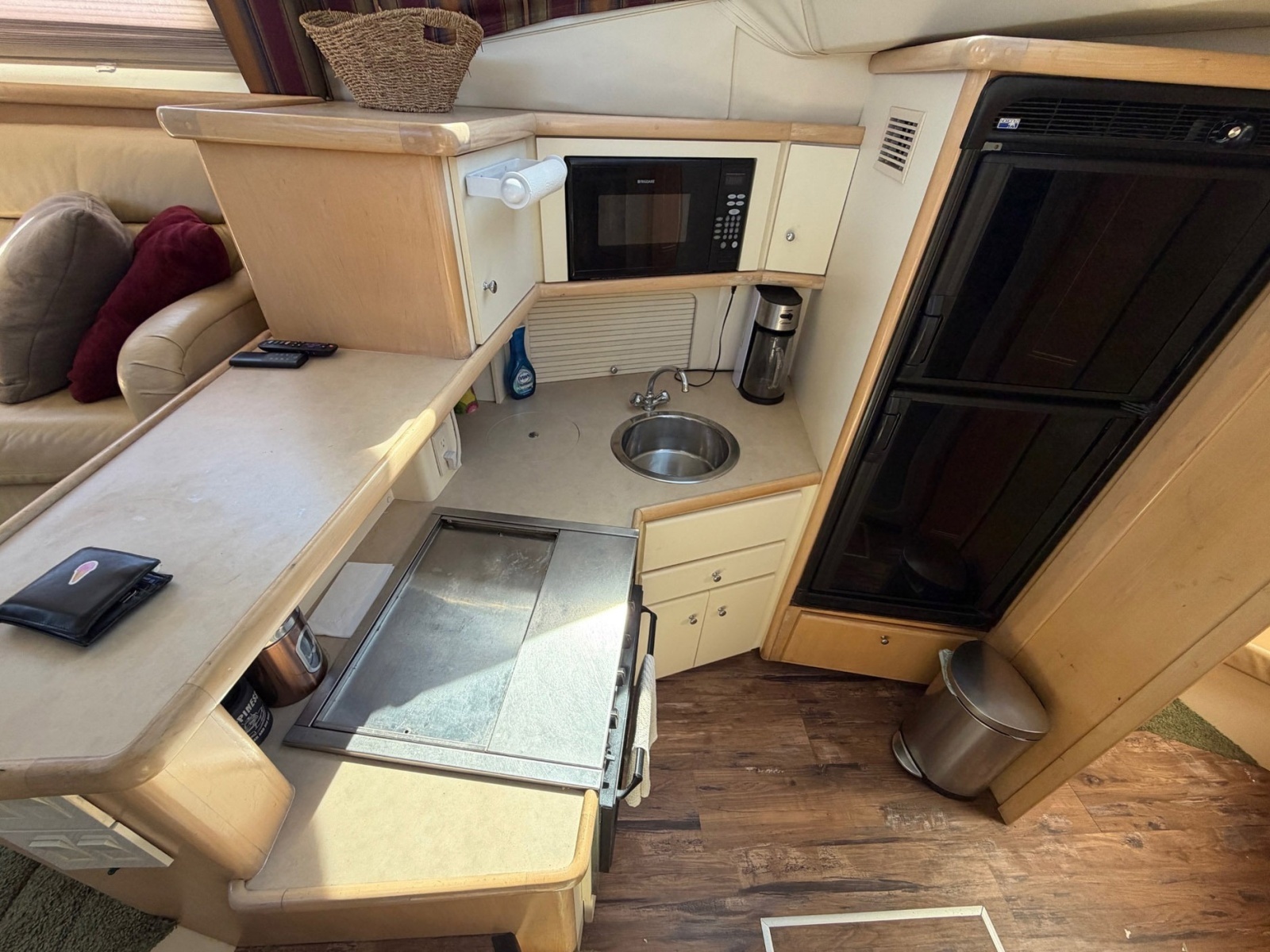 Noah Genda 40ft Carver Yacht For Sale