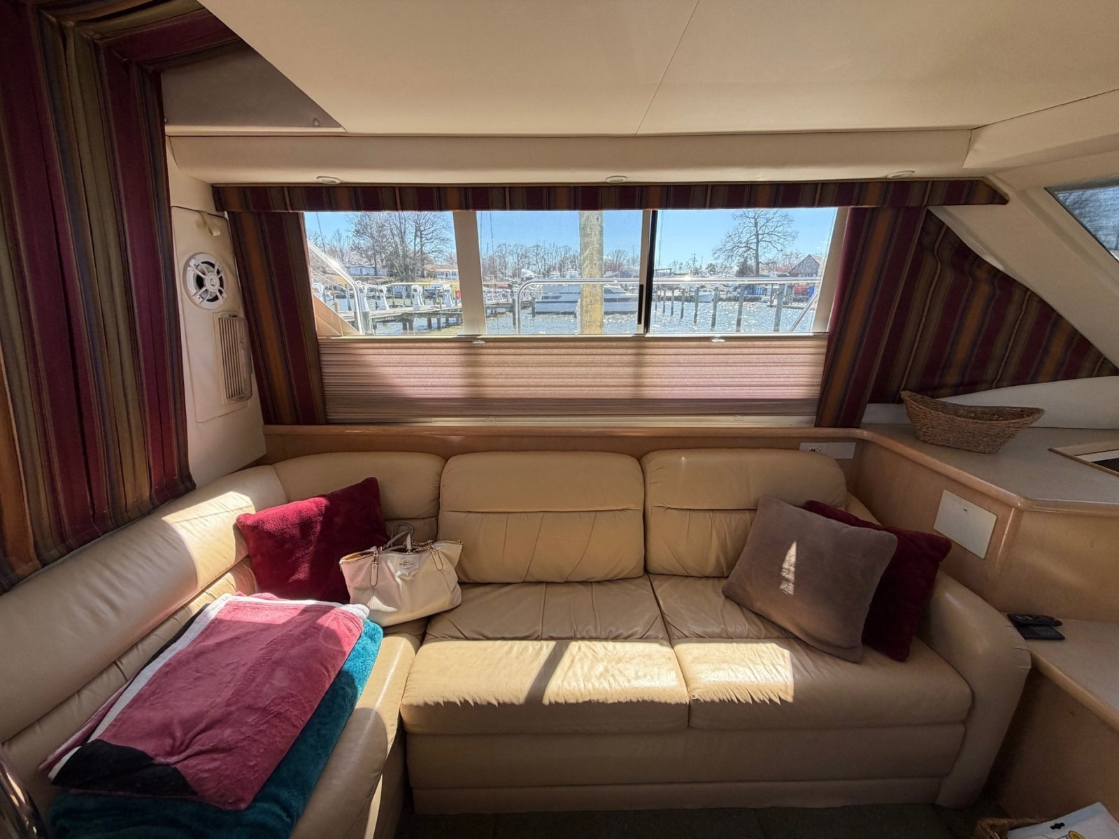 Noah Genda 40ft Carver Yacht For Sale