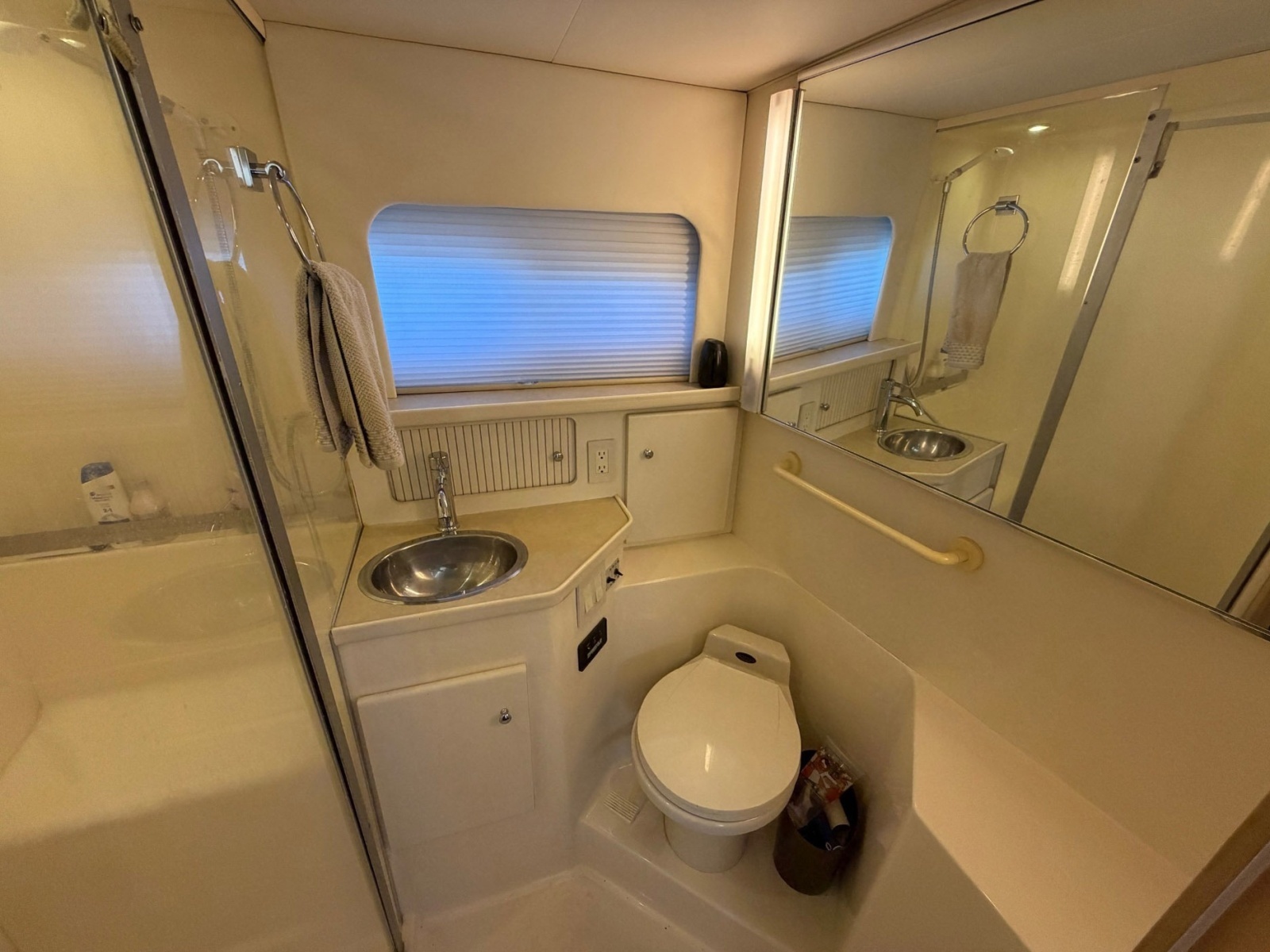 Noah Genda 40ft Carver Yacht For Sale