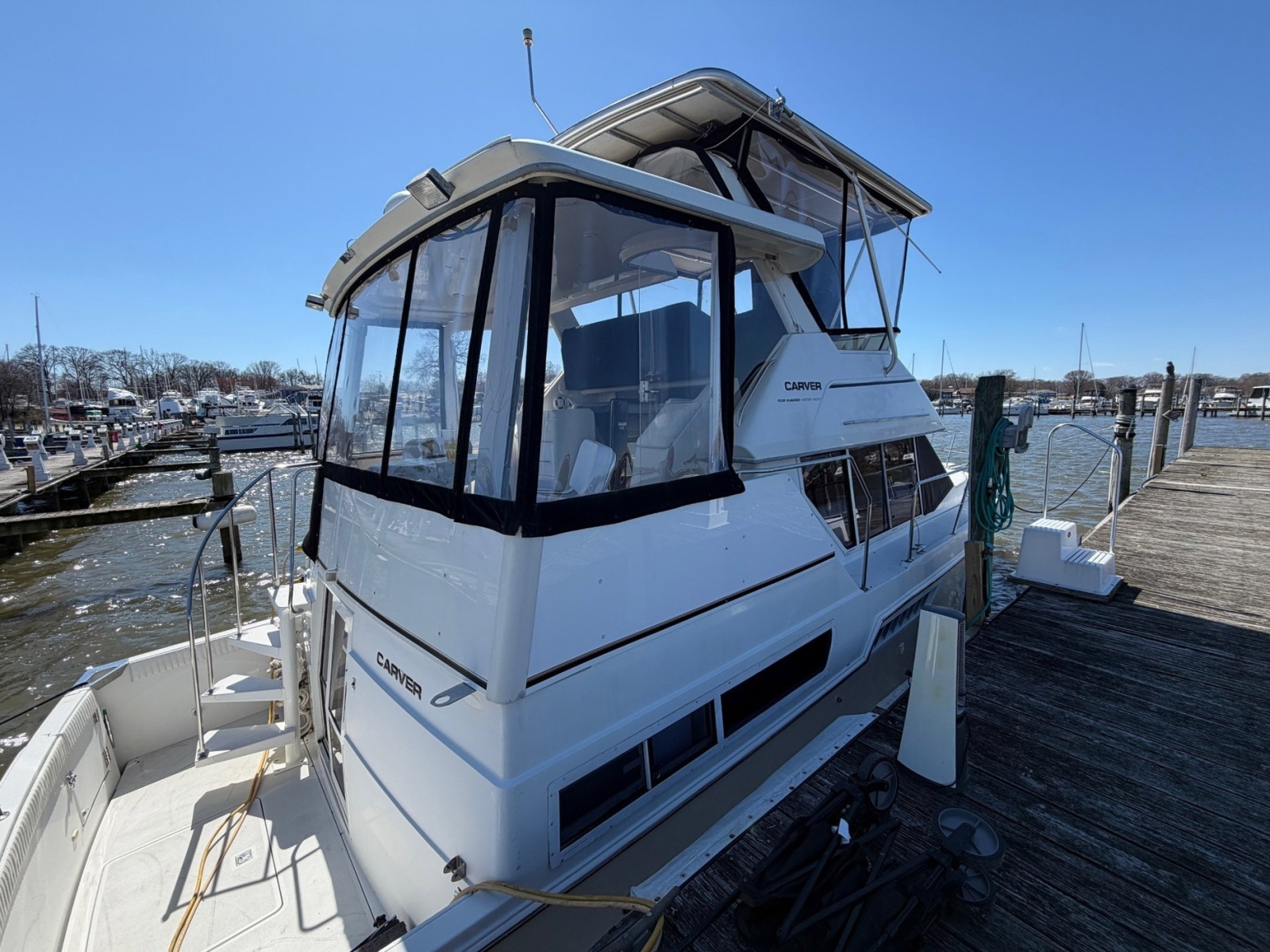 Noah Genda 40ft Carver Yacht For Sale