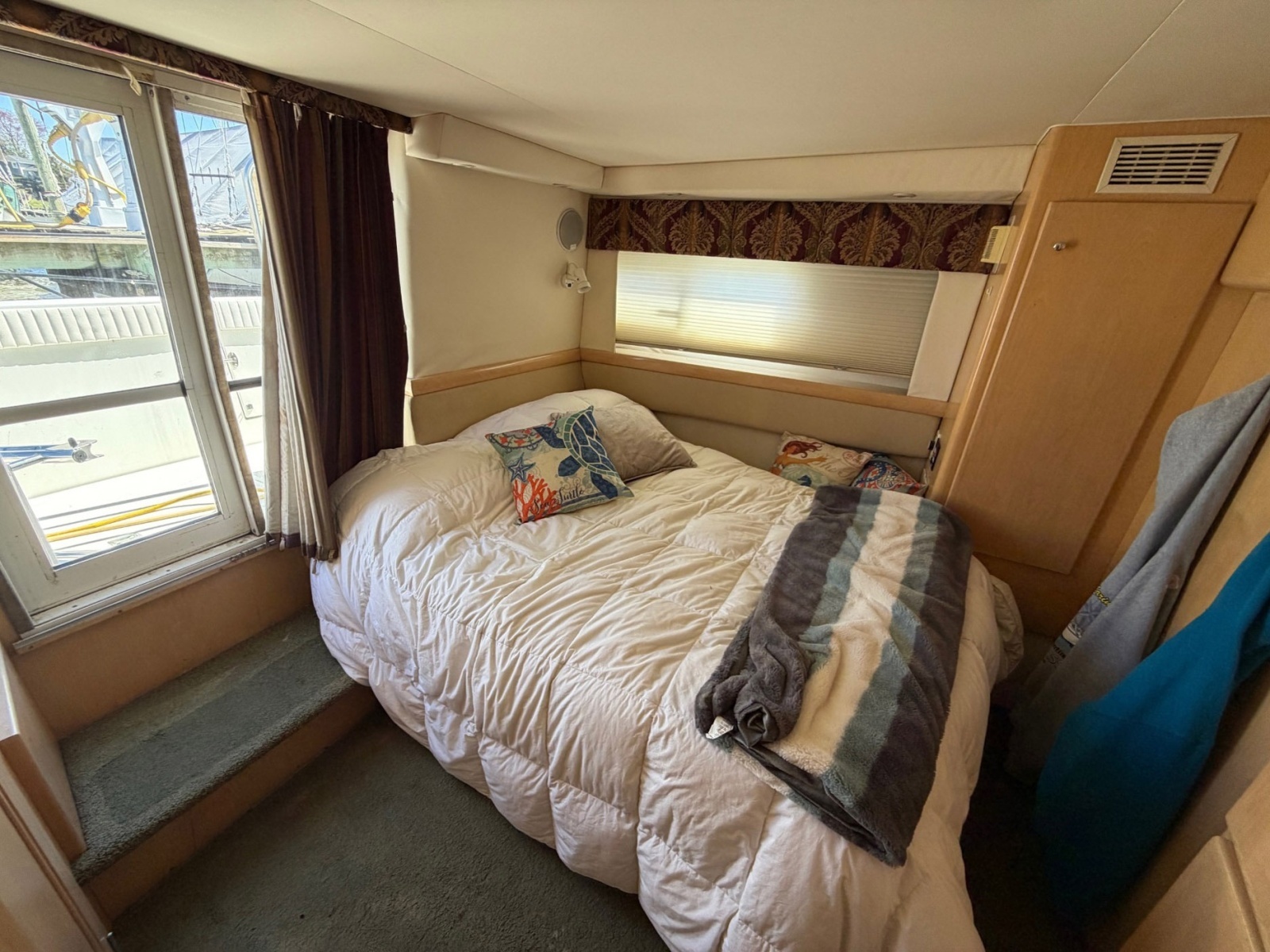 Noah Genda 40ft Carver Yacht For Sale