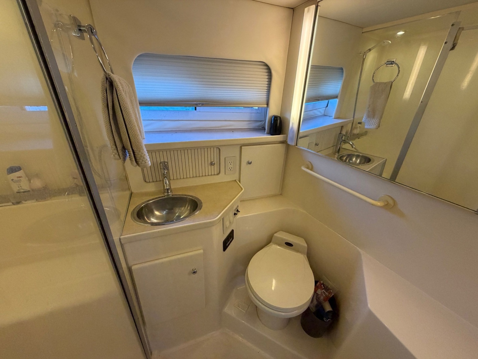 Noah Genda 40ft Carver Yacht For Sale