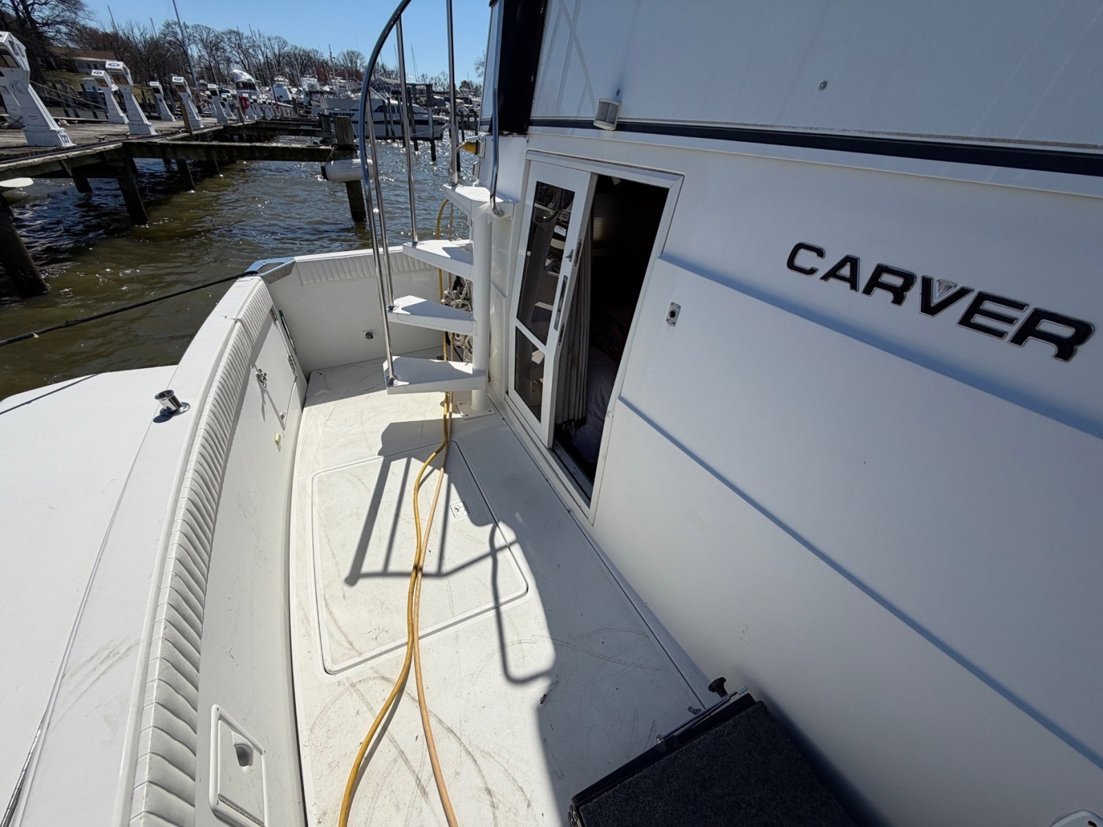 Noah Genda 40ft Carver Yacht For Sale