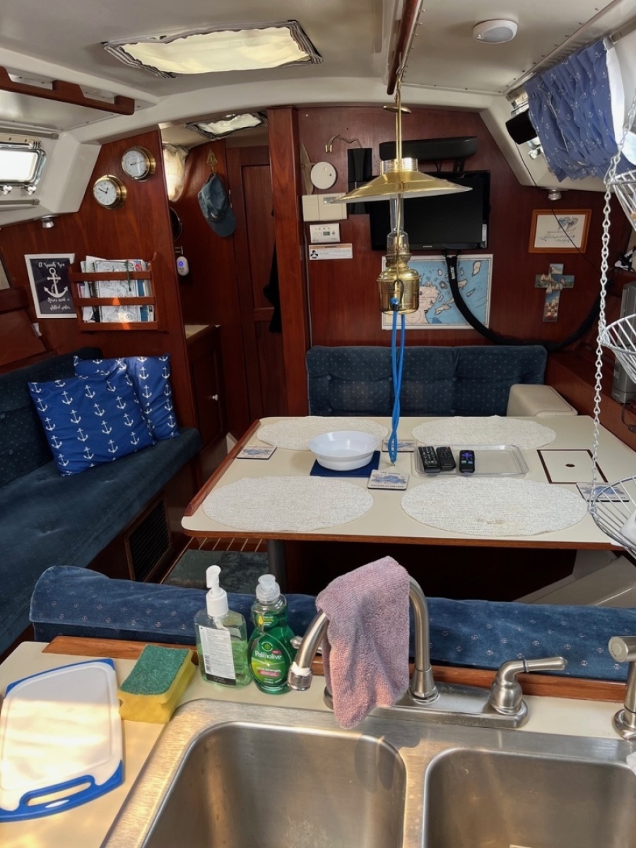 1983 Hunter 34