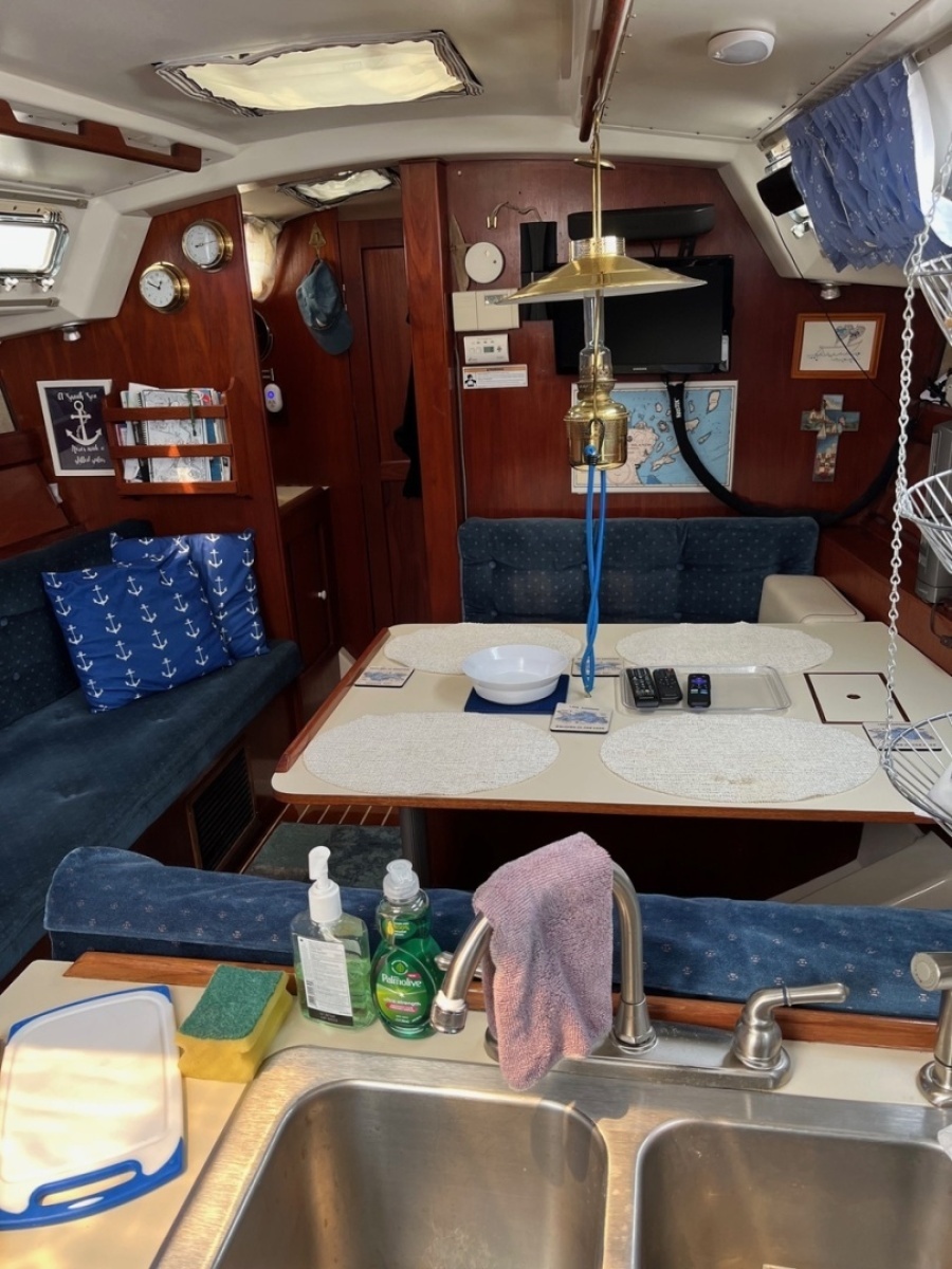1983 Hunter 34