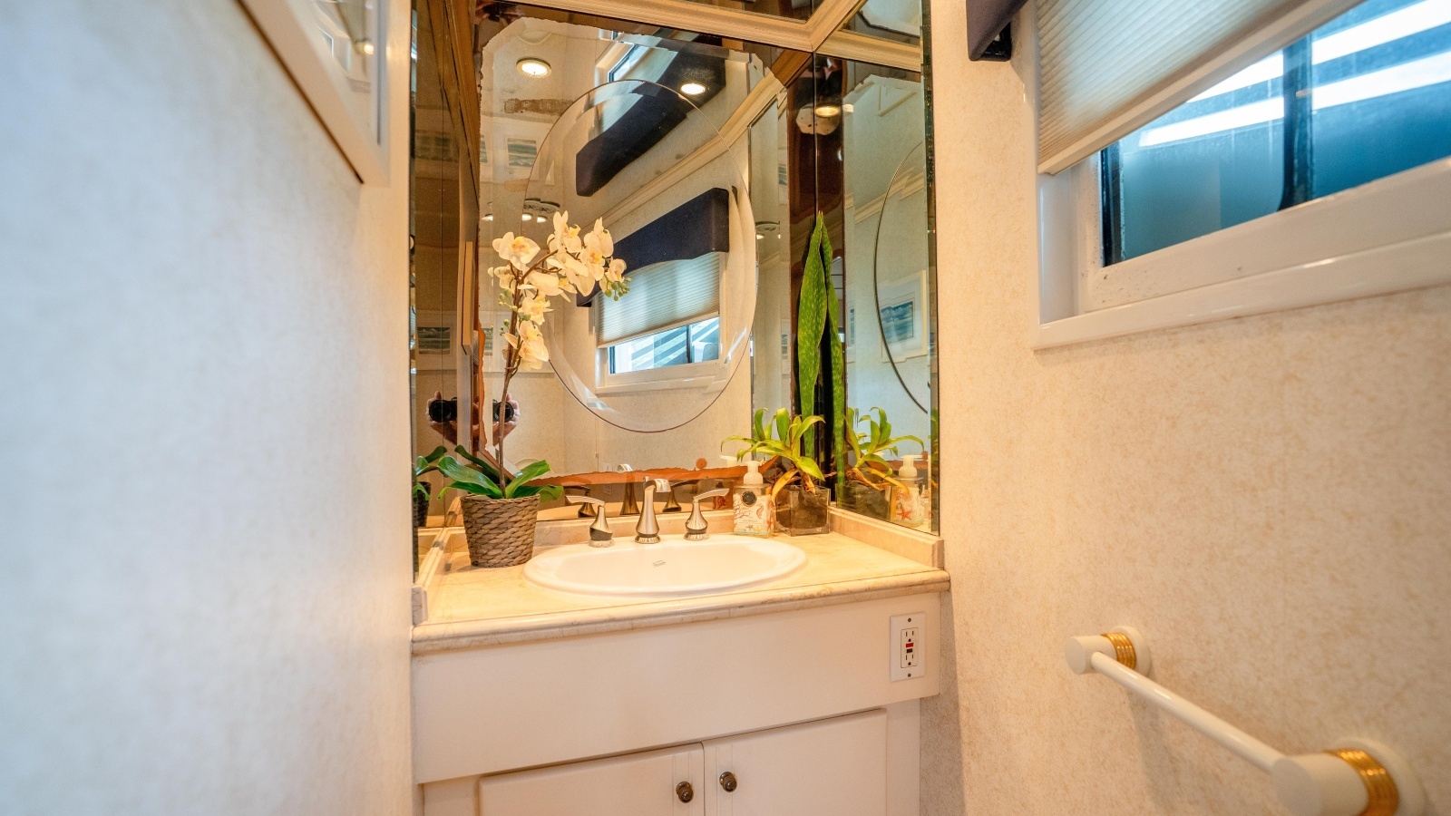 Suite Life 92ft Tarrab Yacht For Sale