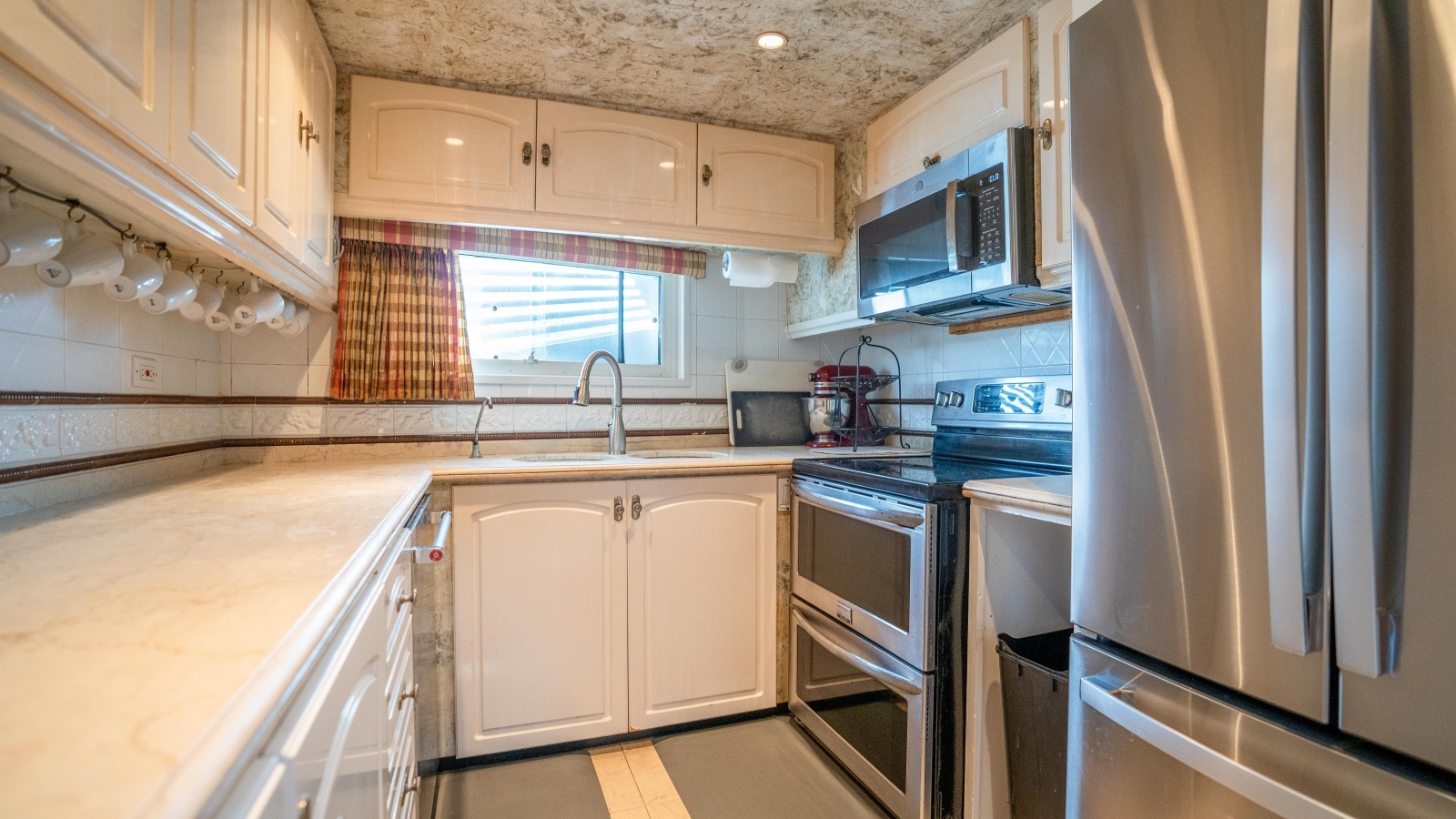 Suite Life 92ft Tarrab Yacht For Sale