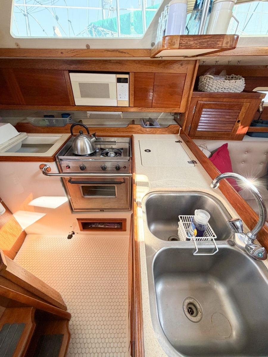 1996 Catalina 36 Mk II