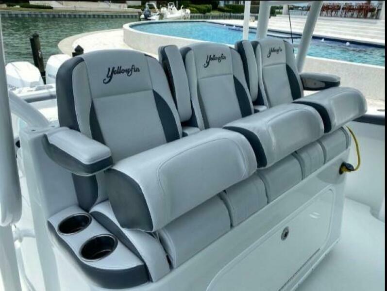 42' 2019 Yellowfin 42 Offshore