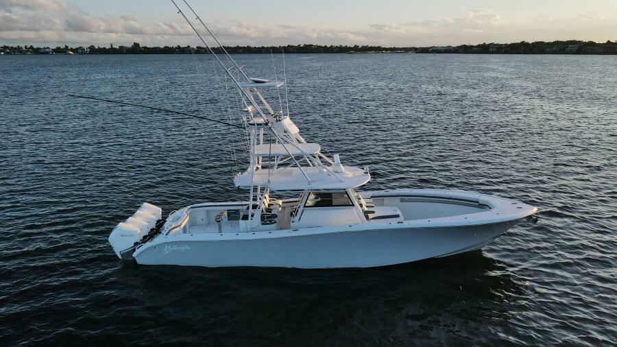 42' 2019 Yellowfin 42 Offshore