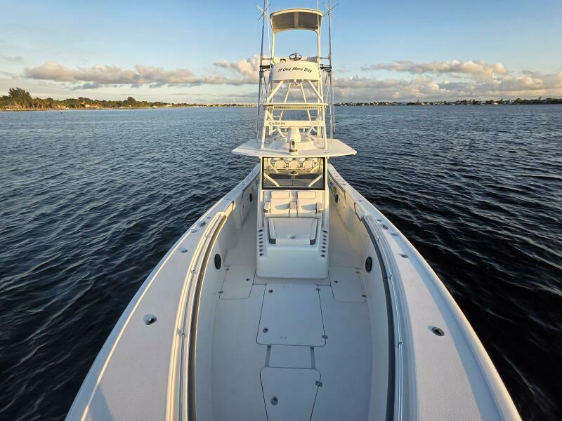42' 2019 Yellowfin 42 Offshore