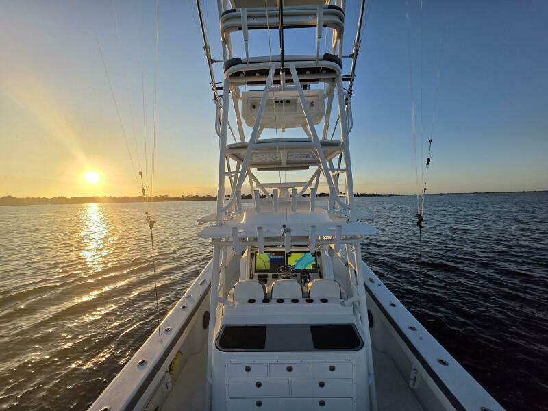 42' 2019 Yellowfin 42 Offshore
