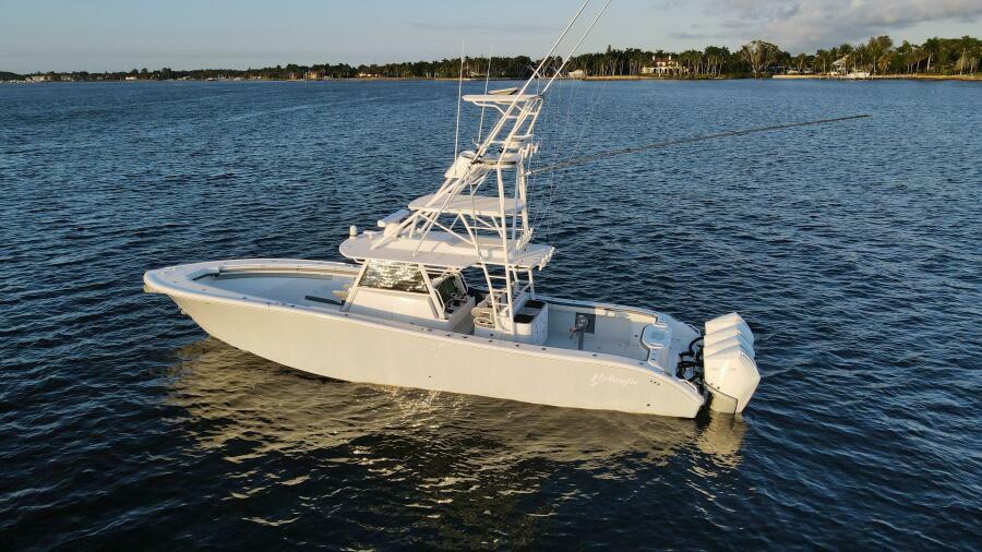 42' 2019 Yellowfin 42 Offshore