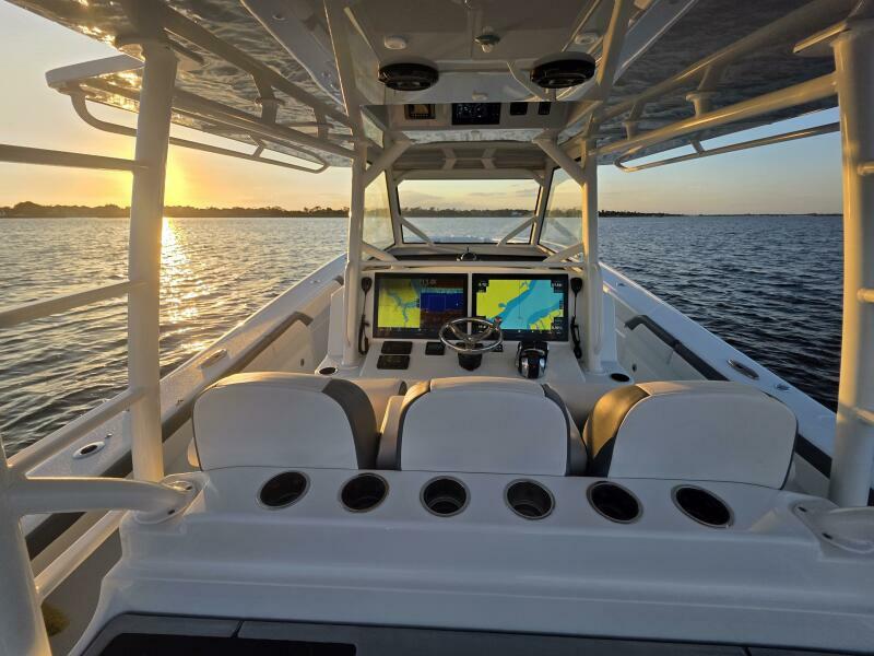 42' 2019 Yellowfin 42 Offshore