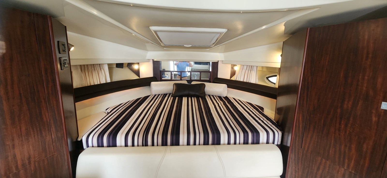 33ft Monterey Yacht For Sale