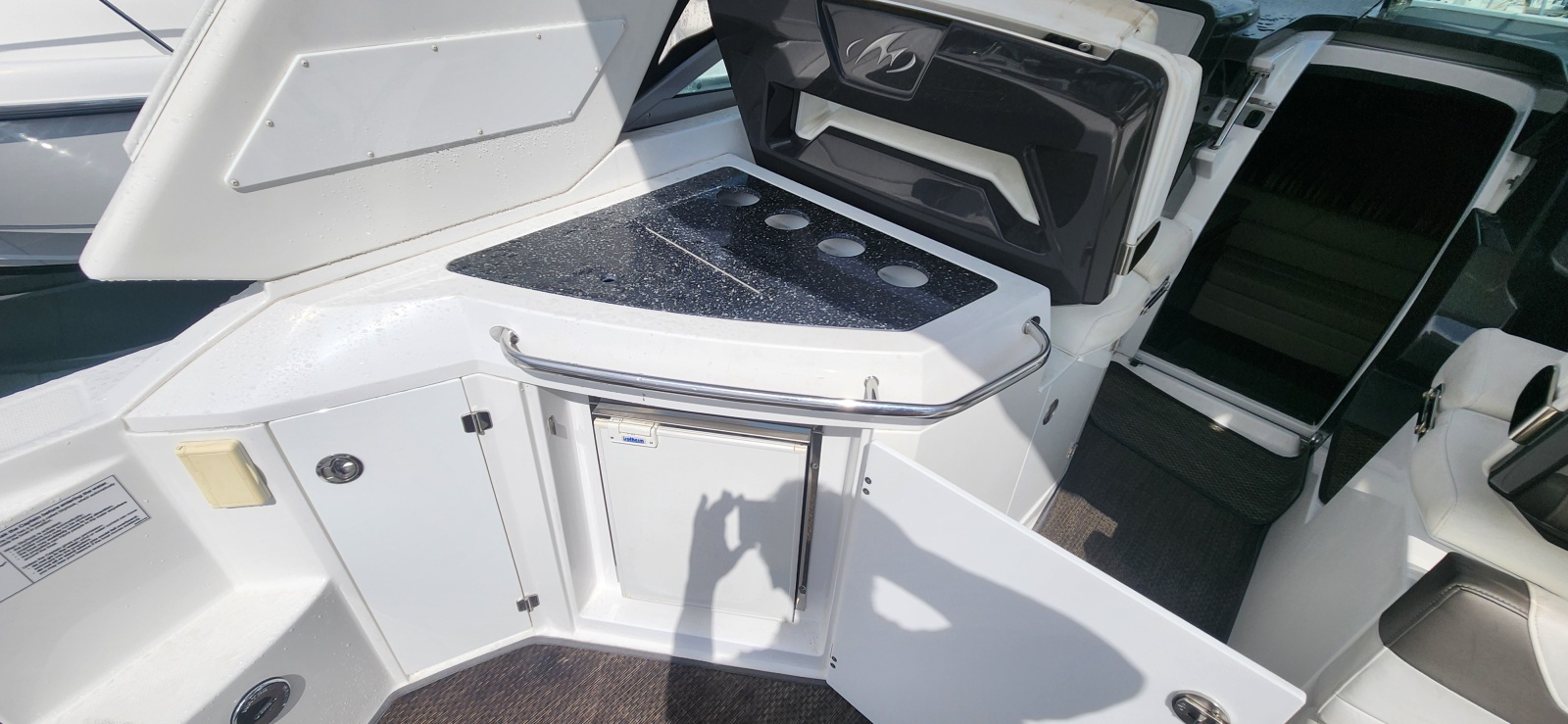 33' 2015 Monterey 335 Sport Yacht