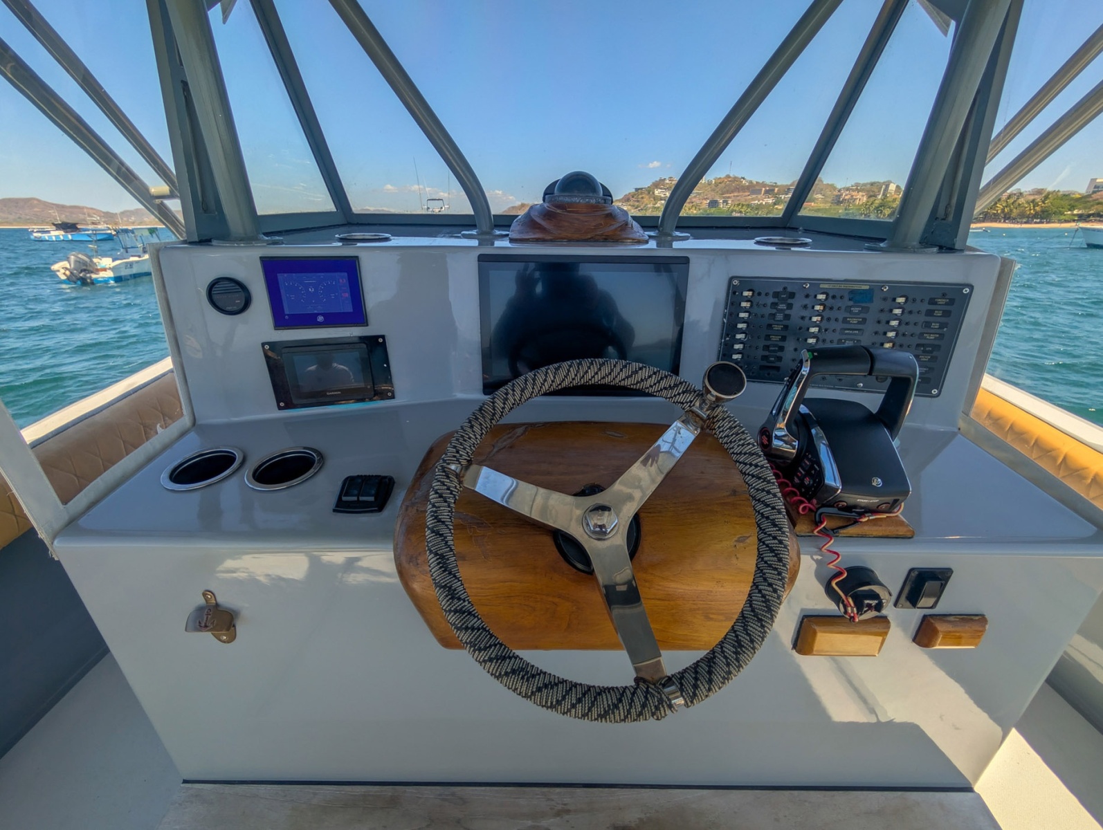 34' 1995 Ocean Master 34