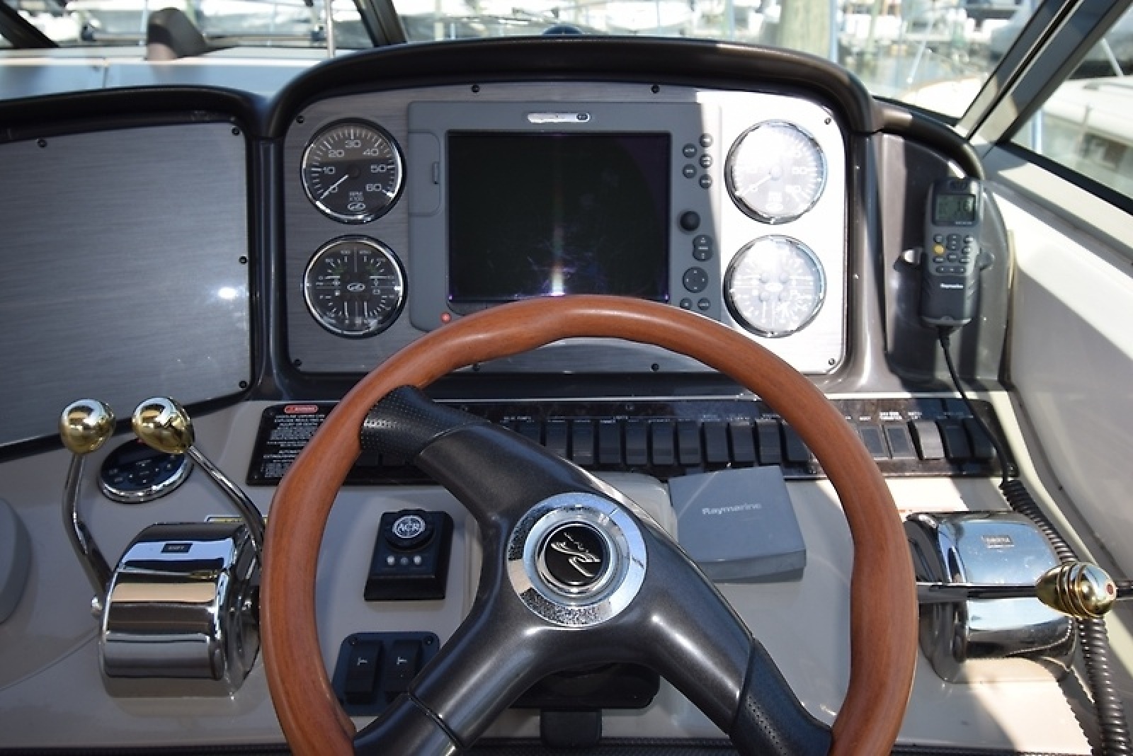 39' 2004 Sea Ray 390 Sundancer