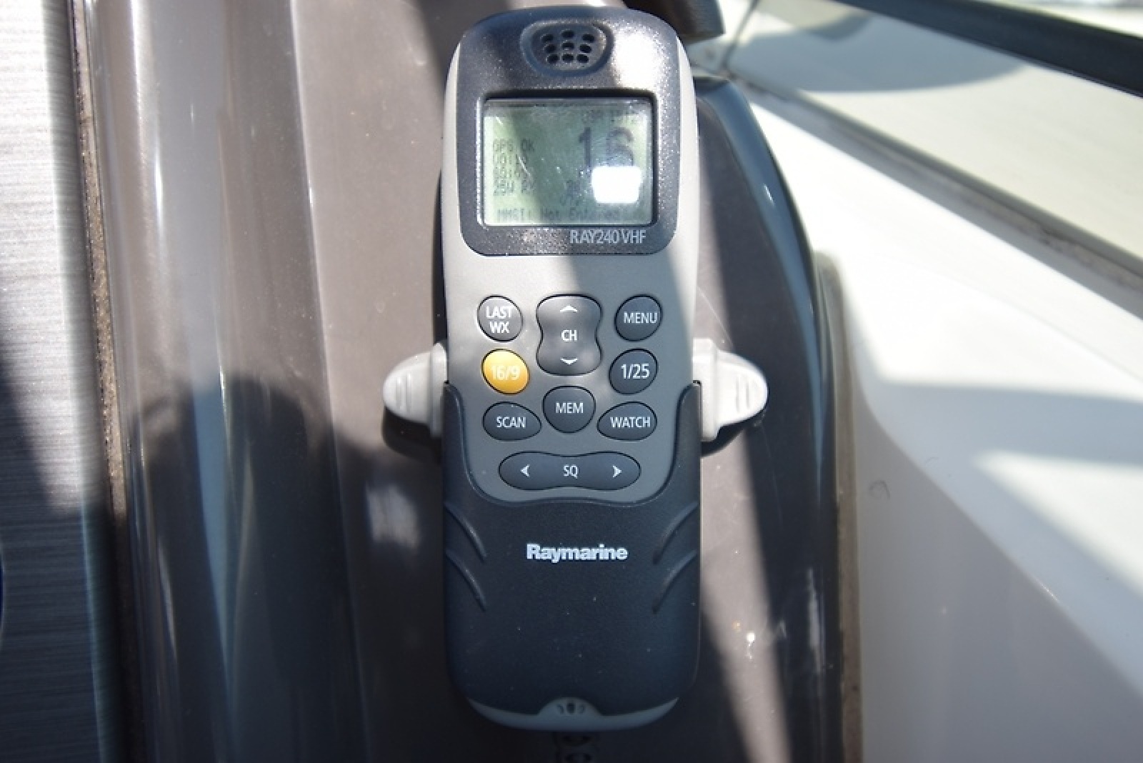 39' 2004 Sea Ray 390 Sundancer