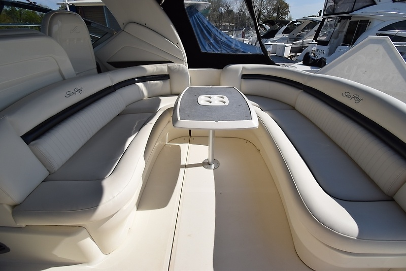 39' 2004 Sea Ray 390 Sundancer