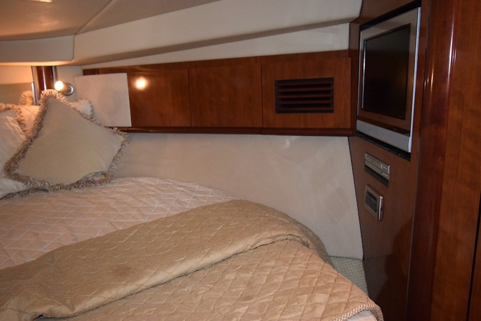 39' 2004 Sea Ray 390 Sundancer