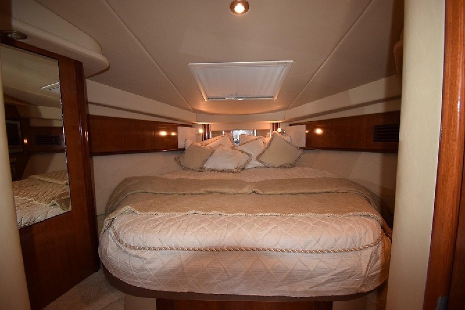 39' 2004 Sea Ray 390 Sundancer