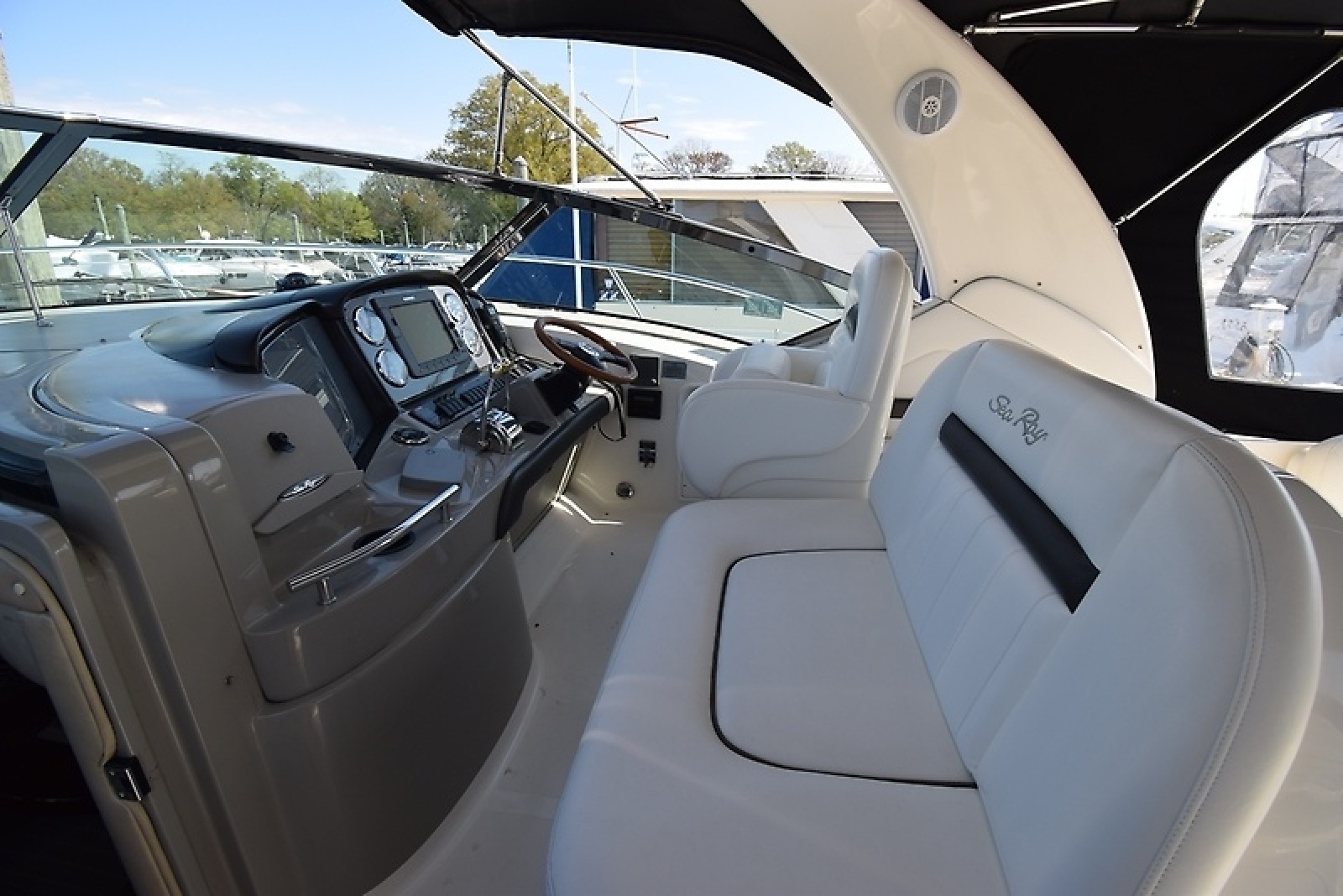 39' 2004 Sea Ray 390 Sundancer