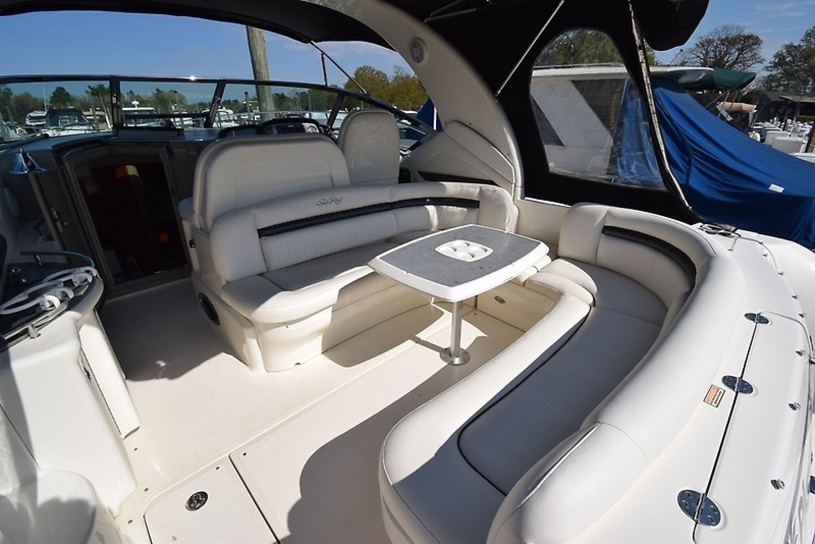 39' 2004 Sea Ray 390 Sundancer