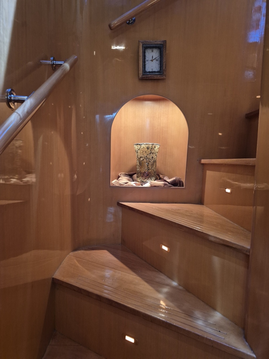 2006 Altima Motor Yacht