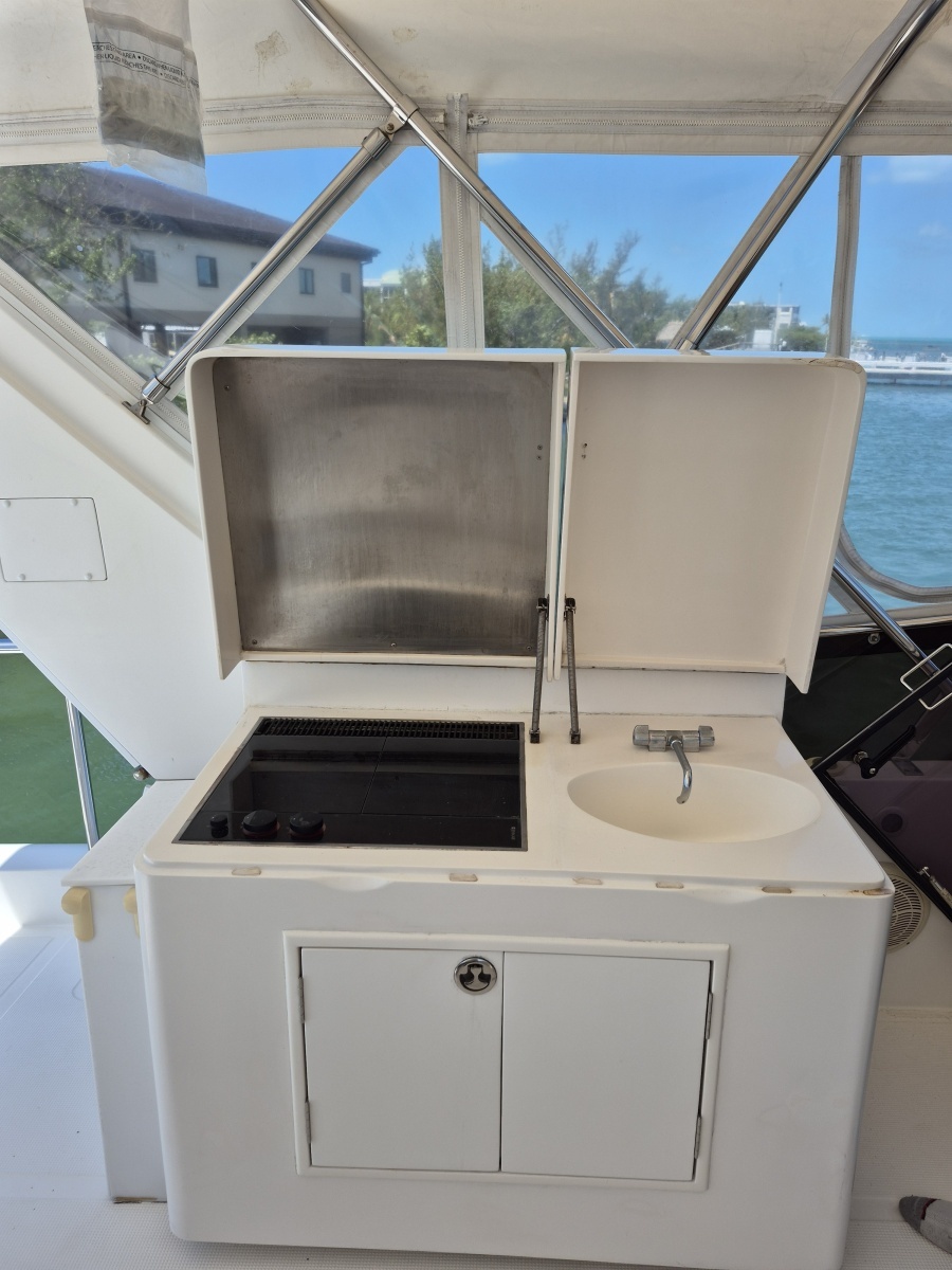 2006 Altima Motor Yacht