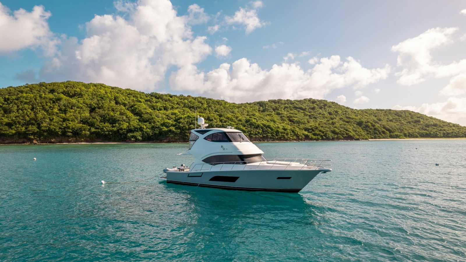 53' 2015 Riviera 53 Enclosed Bridge