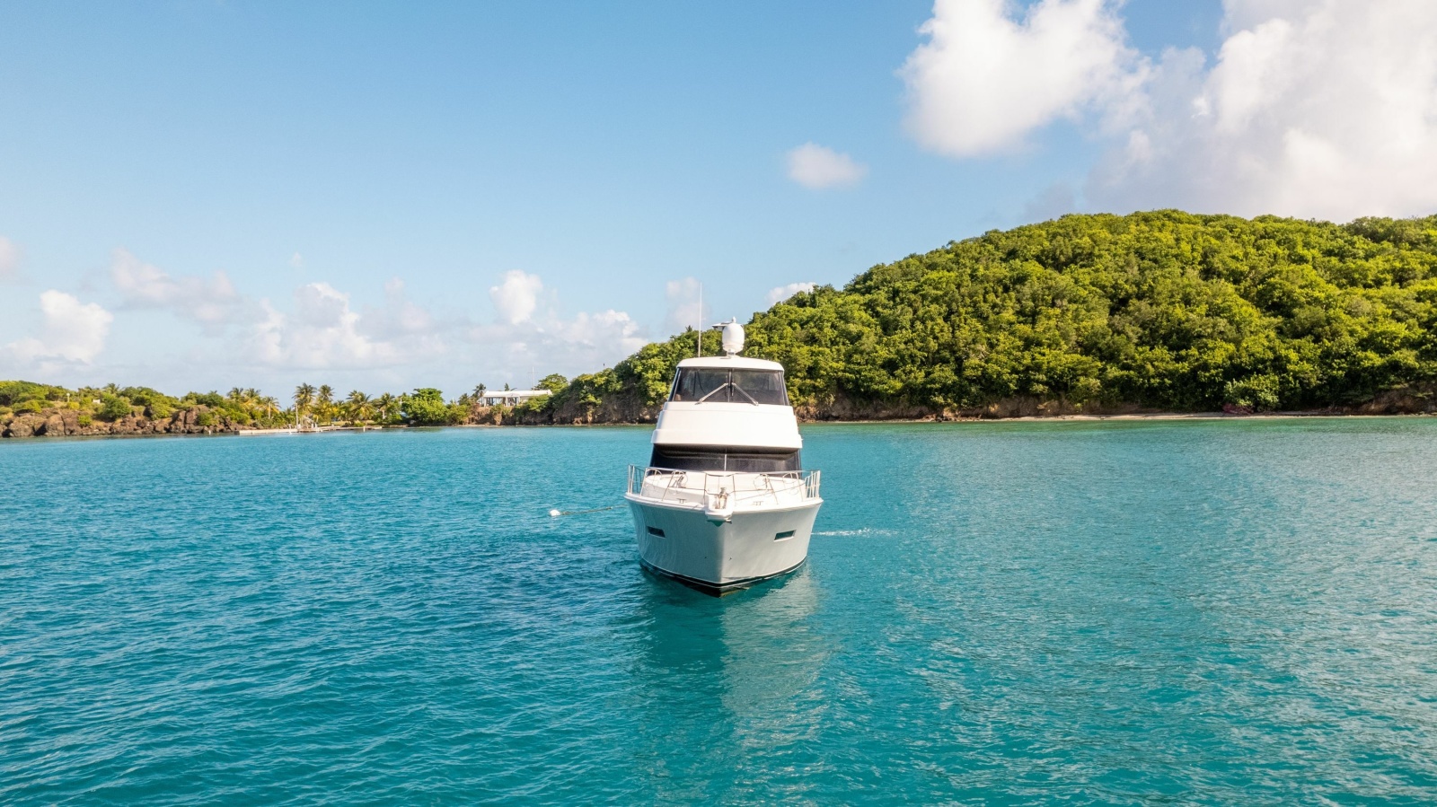 53' 2015 Riviera 53 Enclosed Bridge