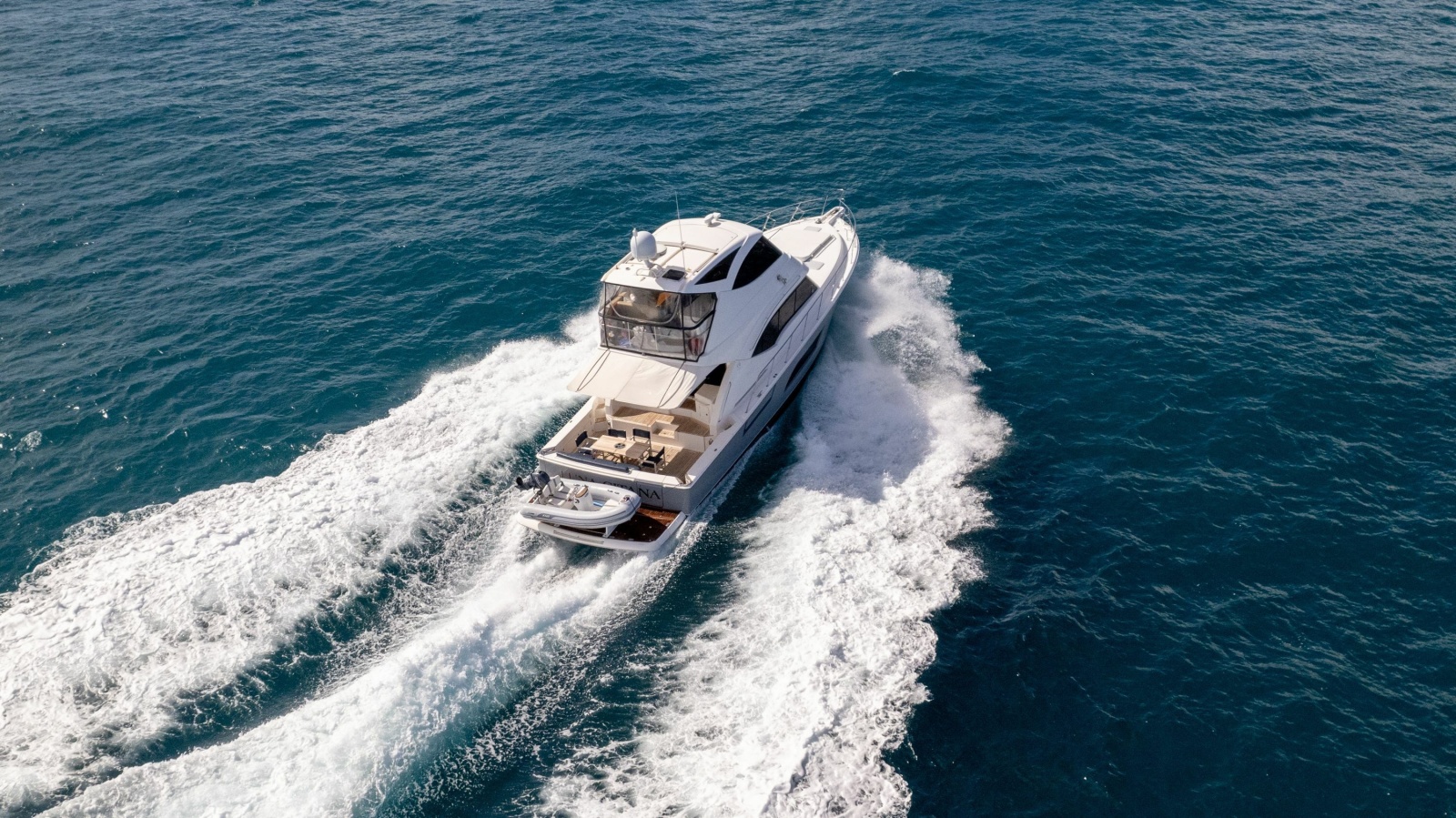 53' 2015 Riviera 53 Enclosed Bridge