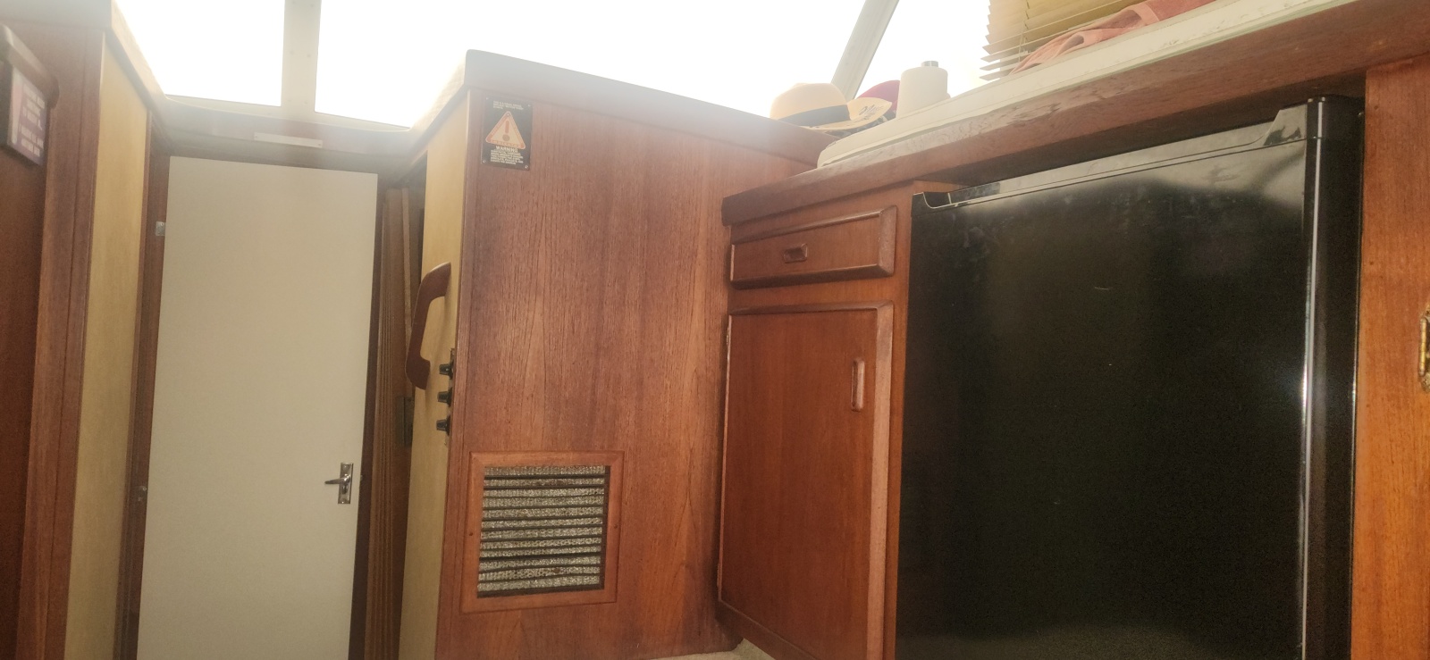 33' 1985 Bertram Flybridge Cruiser