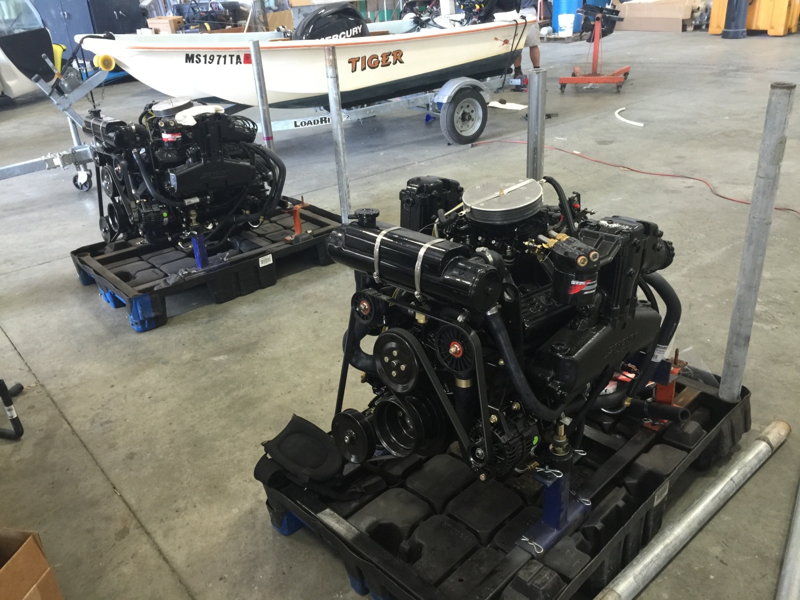 33' 1985 Bertram Flybridge Cruiser