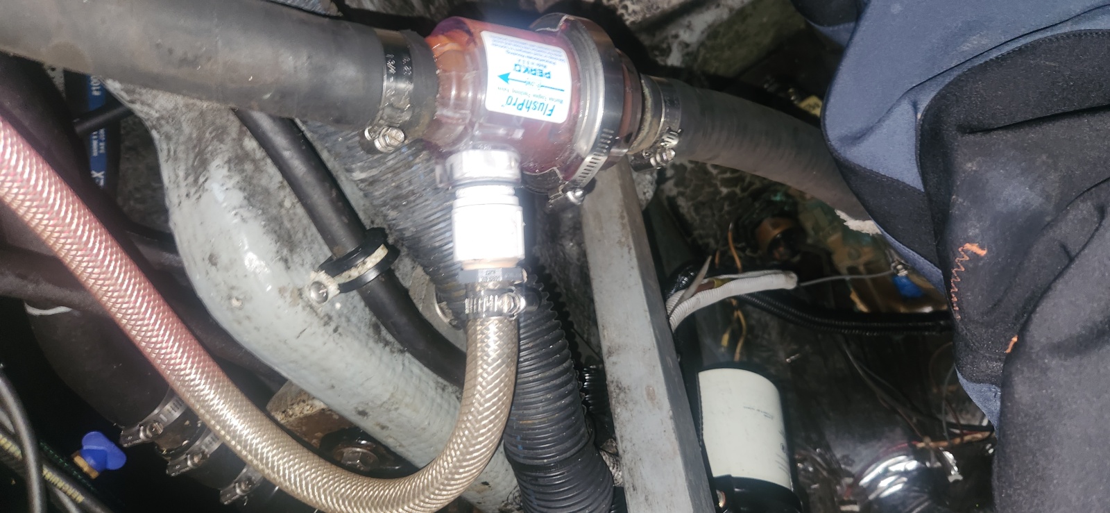 33' 1985 Bertram Flybridge Cruiser