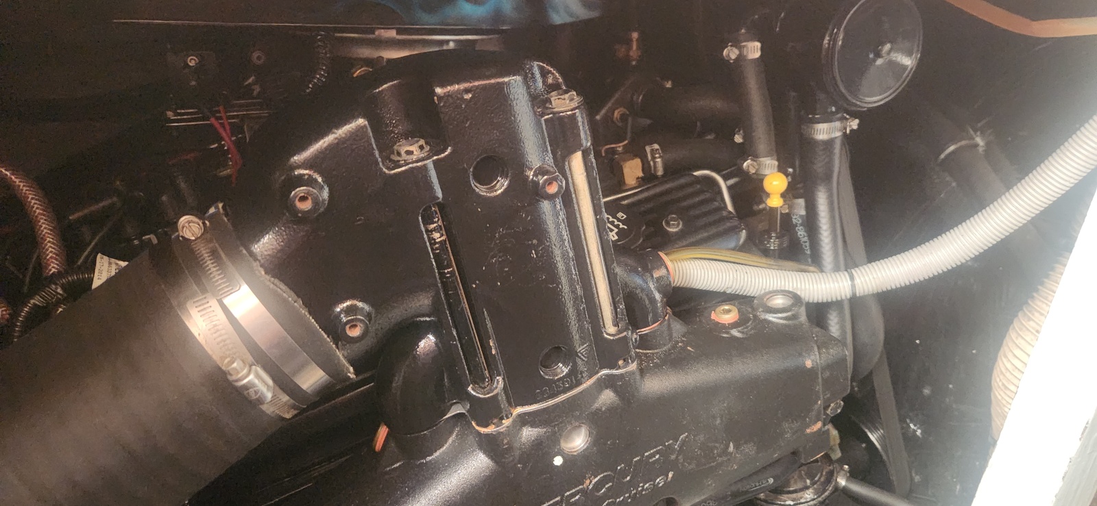 33' 1985 Bertram Flybridge Cruiser