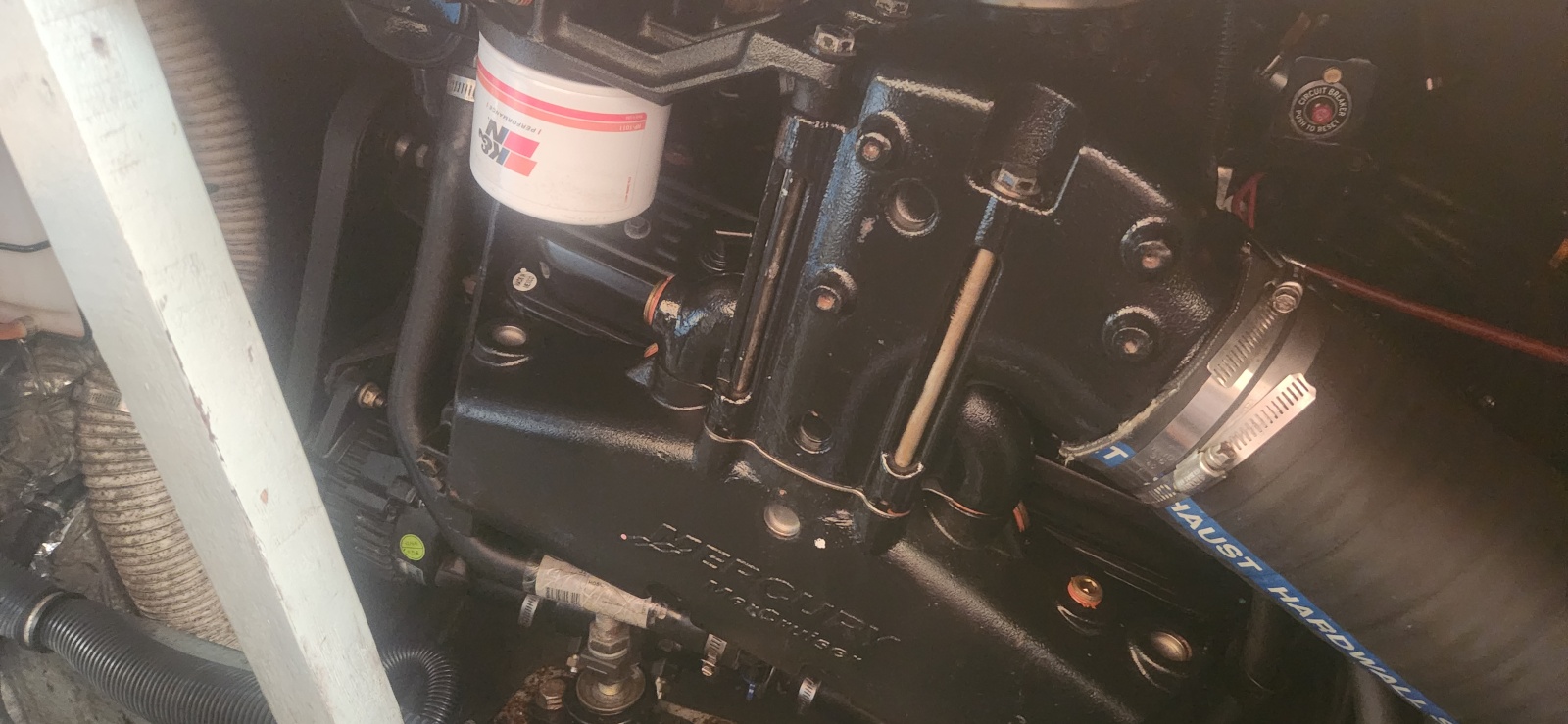 33' 1985 Bertram Flybridge Cruiser