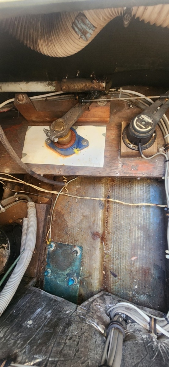 1985 Bertram Flybridge Cruiser