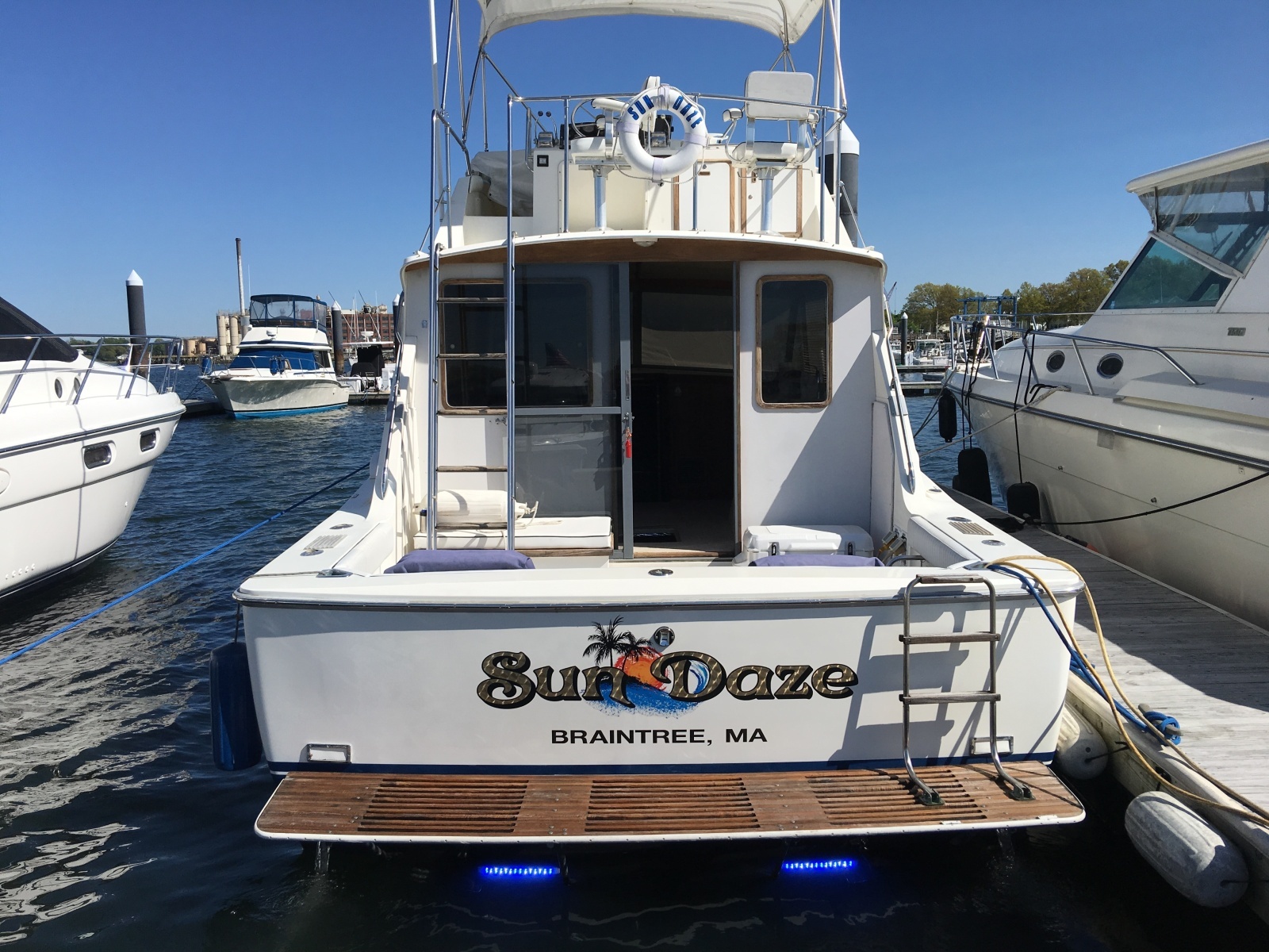 1985 Bertram Flybridge Cruiser