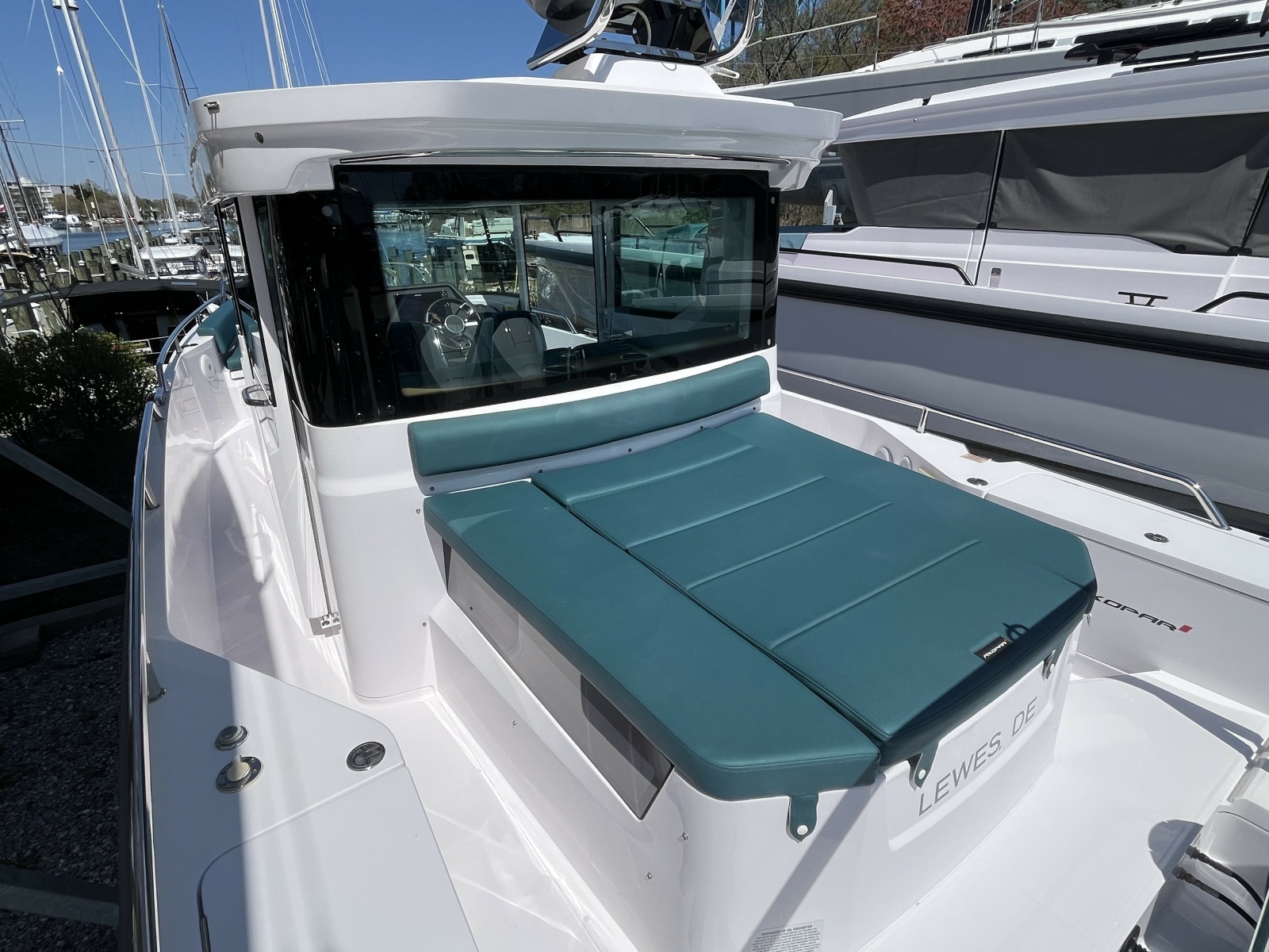 2023 Axopar 28 CABIN