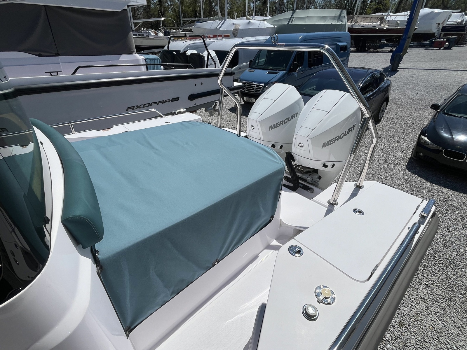 2023 Axopar 28 CABIN