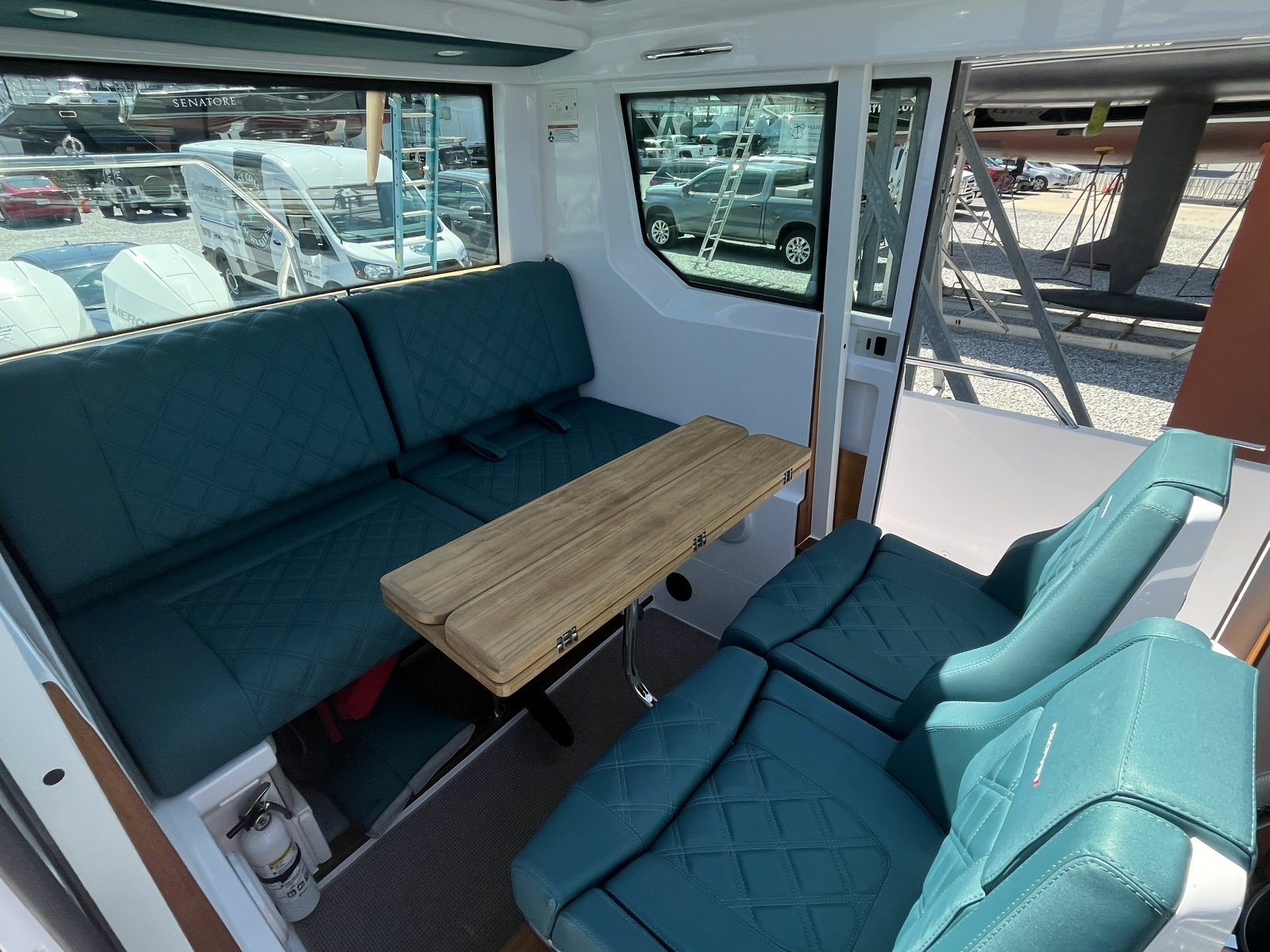 2023 Axopar 28 CABIN