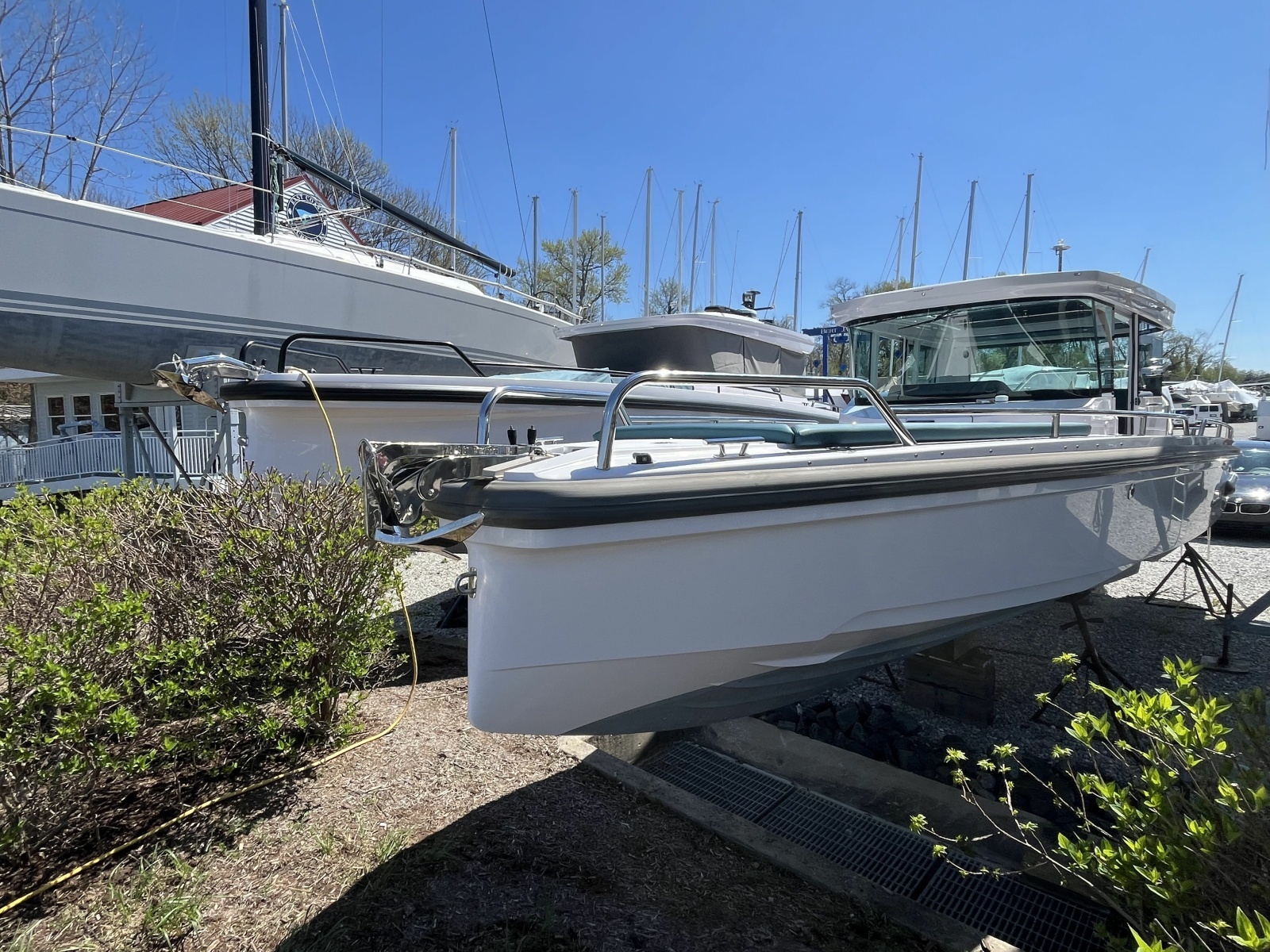 2023 Axopar 28 CABIN