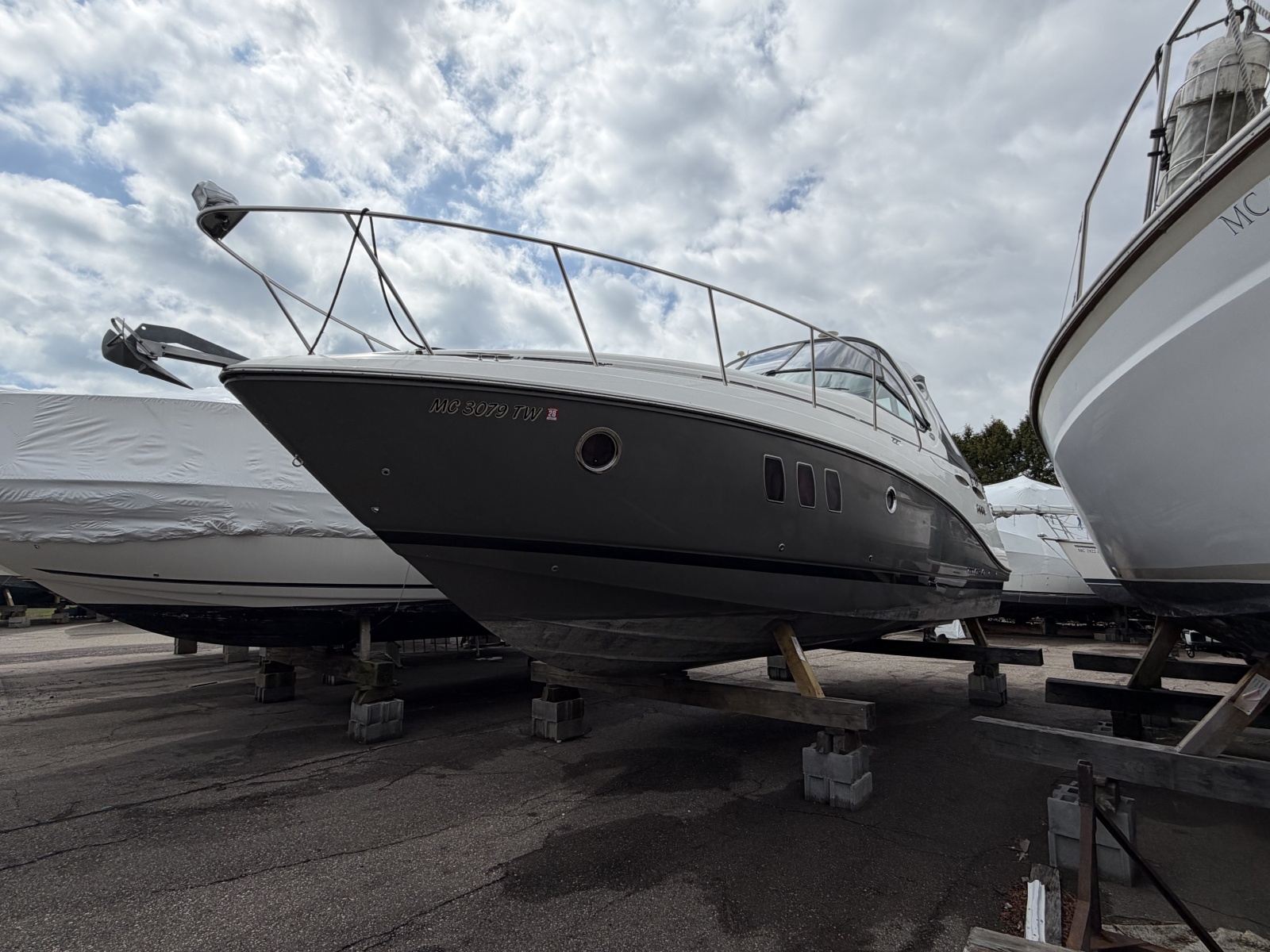 2013 Rinker 360 Express Cruiser