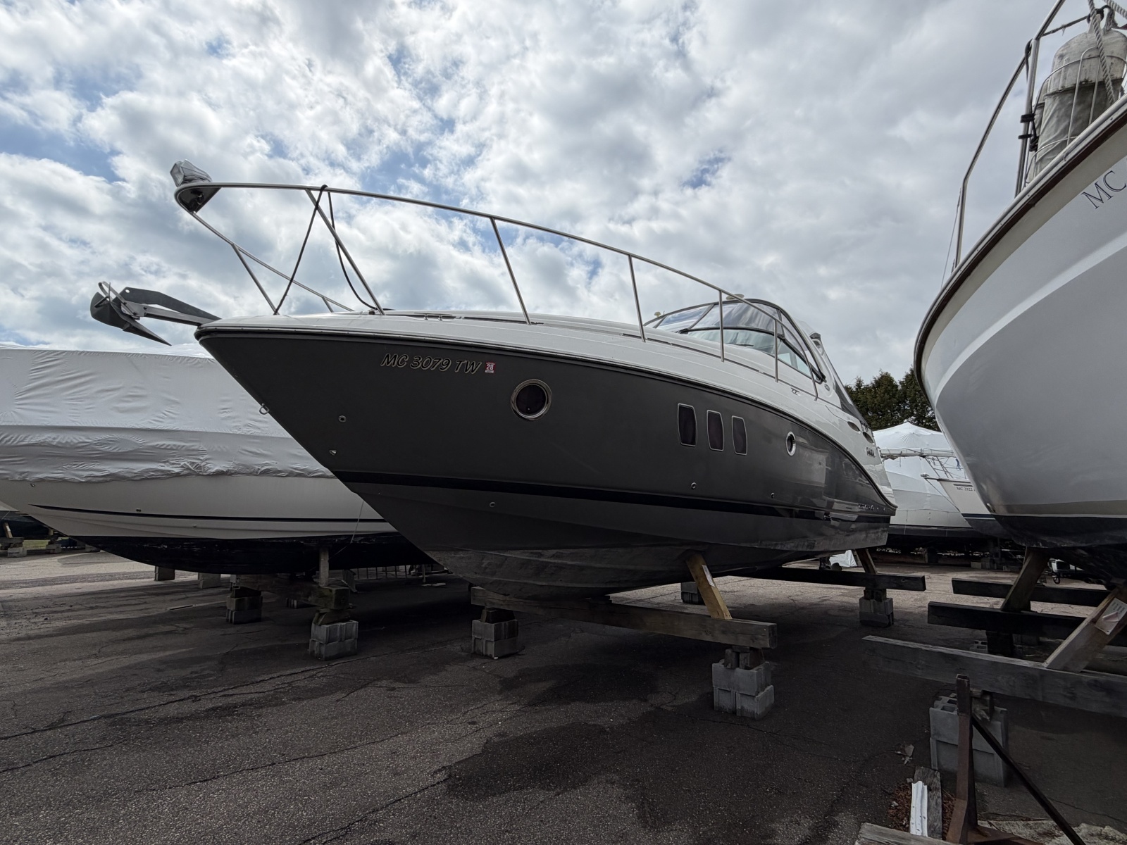 2013 Rinker 360 Express Cruiser